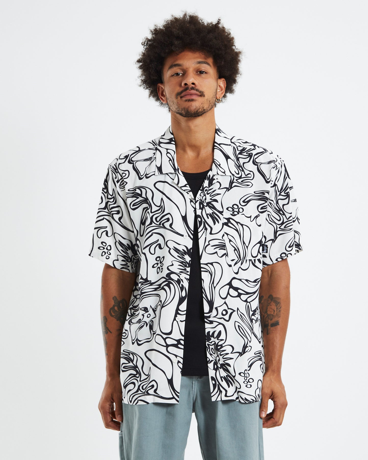 Wavy Hawaiian Short Sleeve Shirt Black