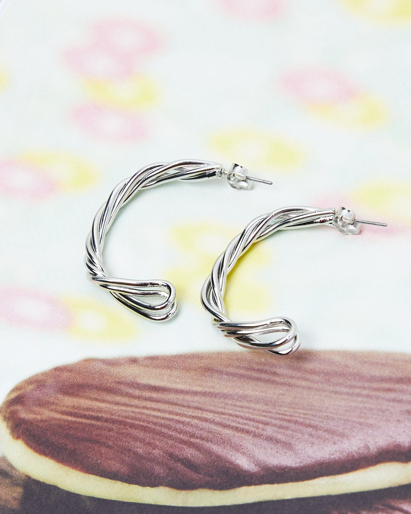 Gus Twisted Semi Hoops