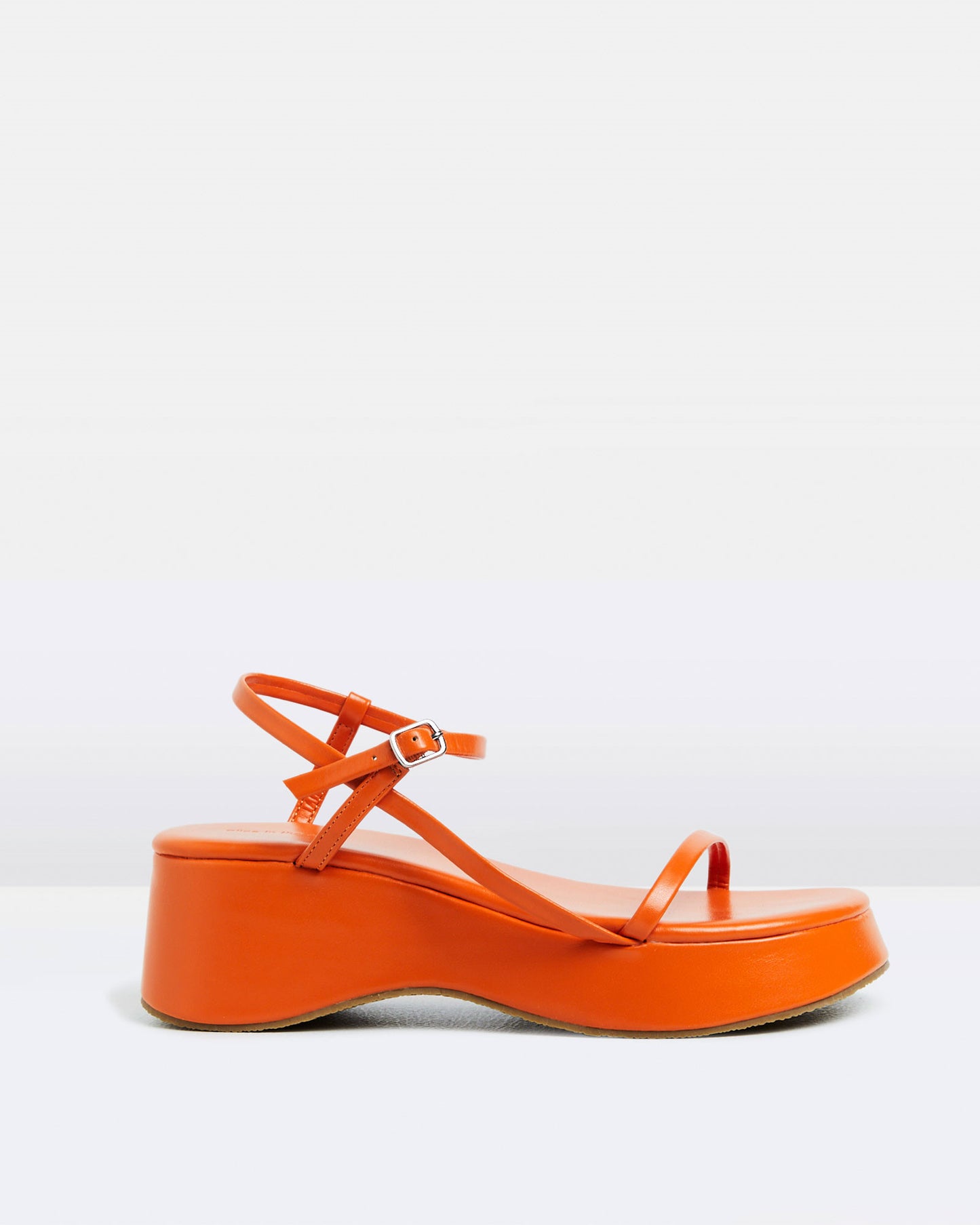 Lola Flatform