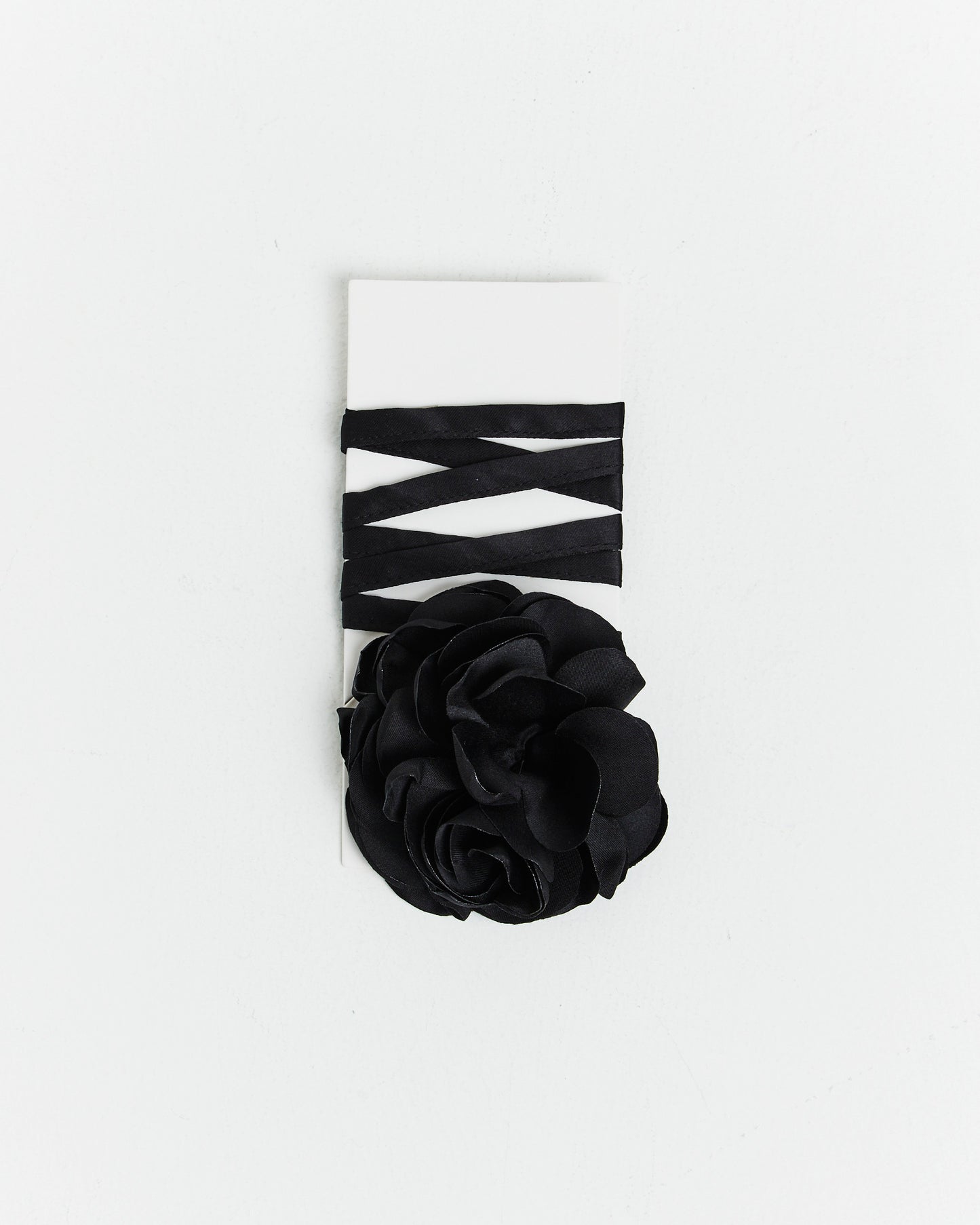 Pia Corsage Necklace in Black