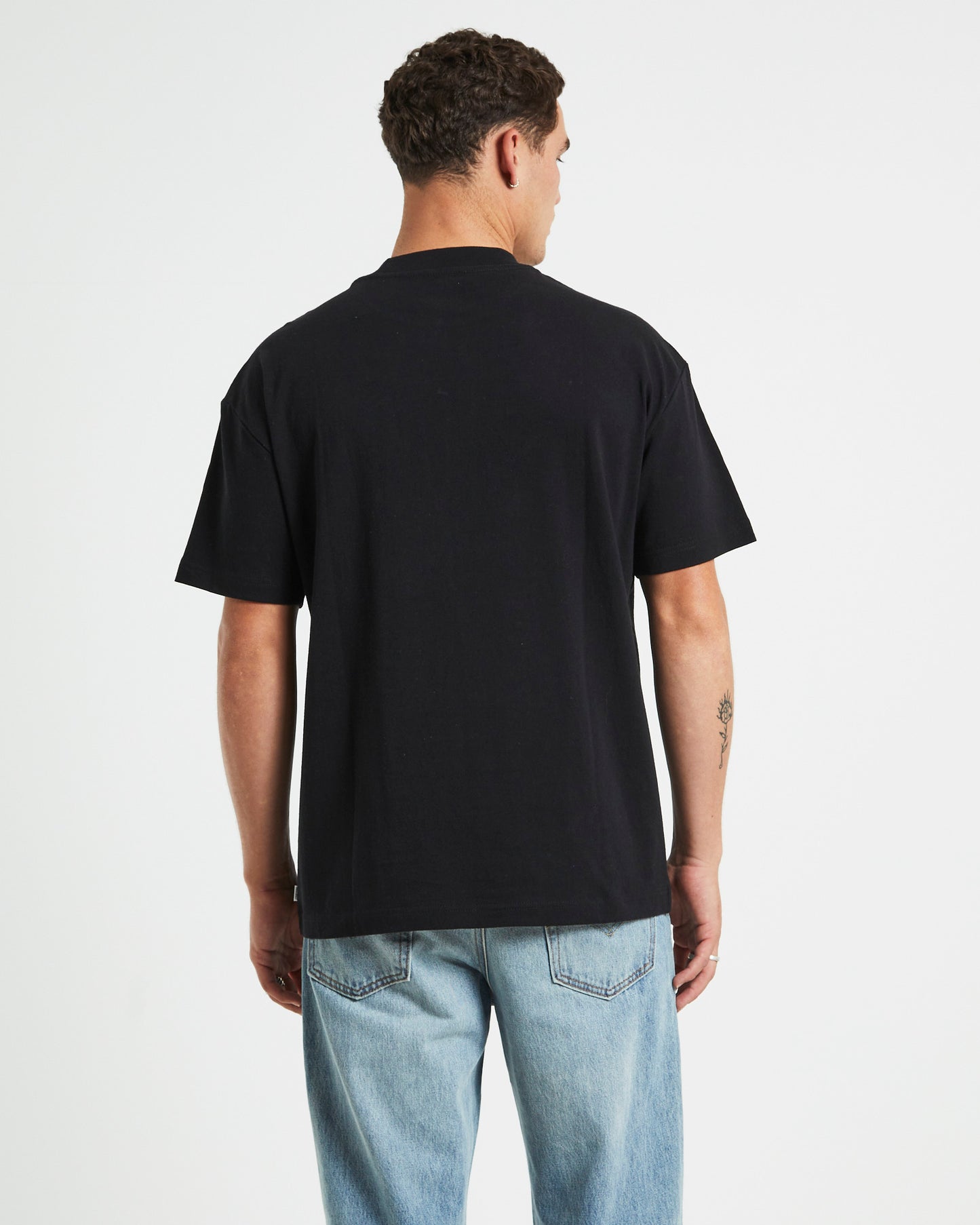 No Bueno Short Sleeve T-Shirt in Black