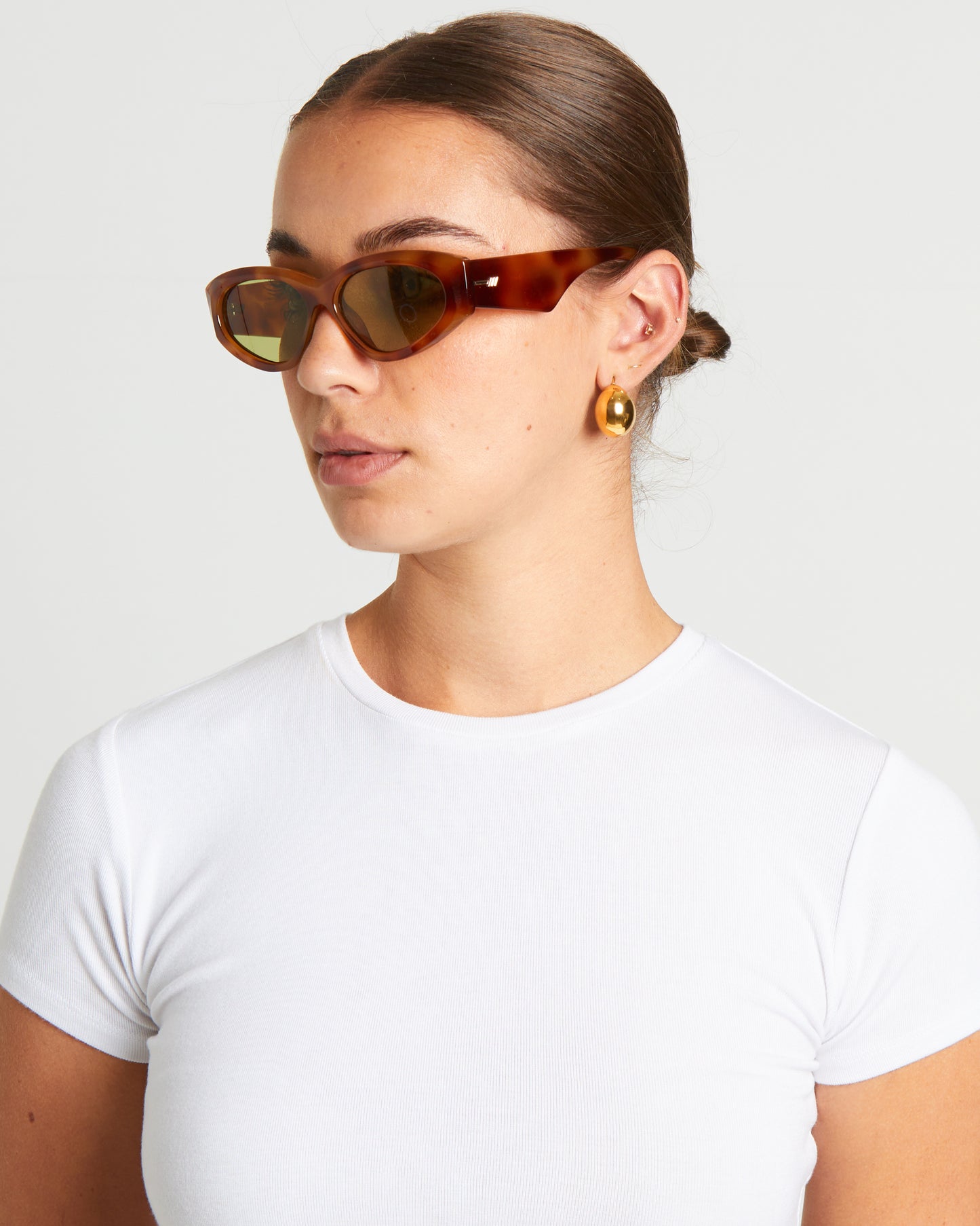 Under Wraps Sunglasses in Vintage Tort/Olive Mono