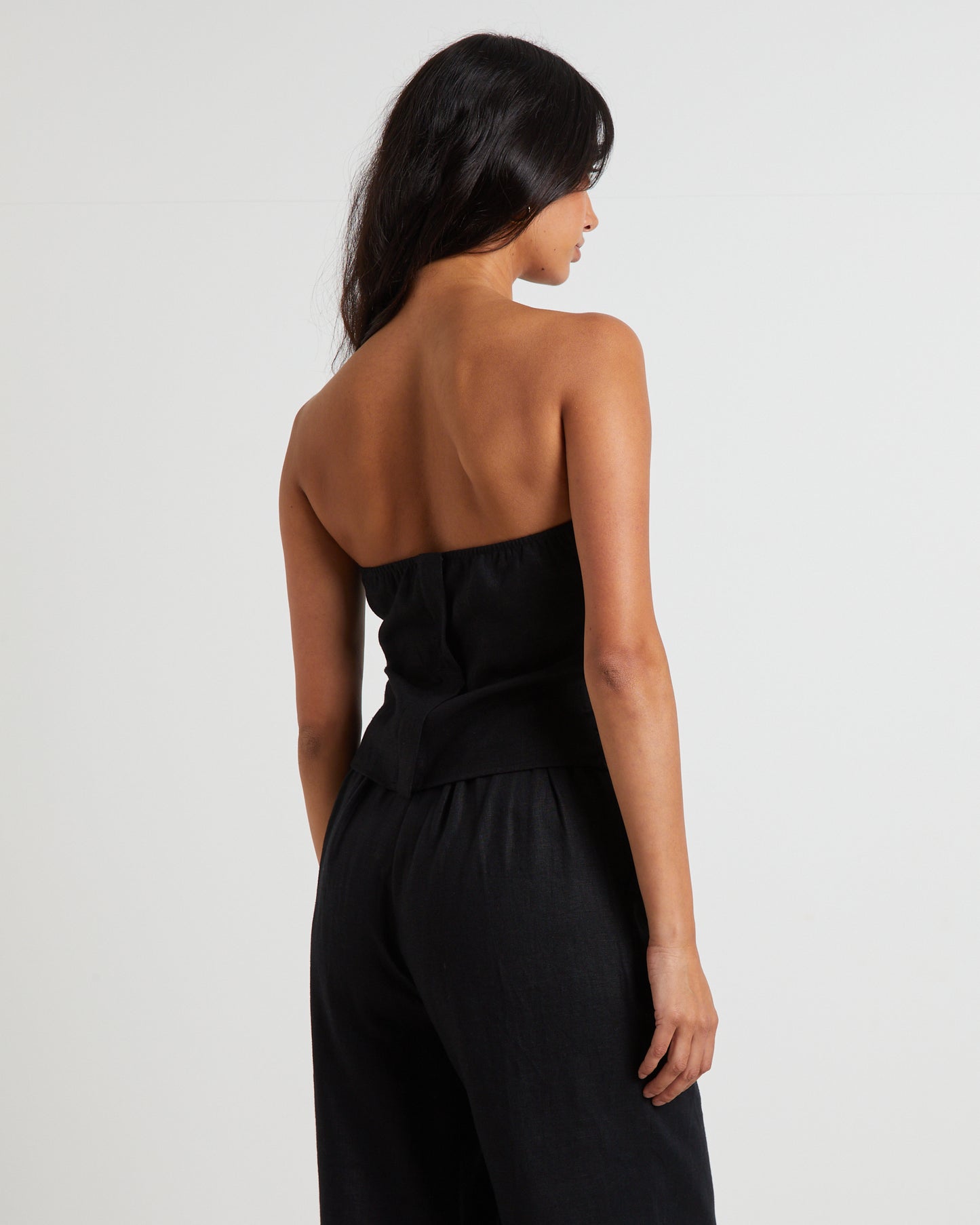 Lui Cut Out Linen Bandeau Top in Black