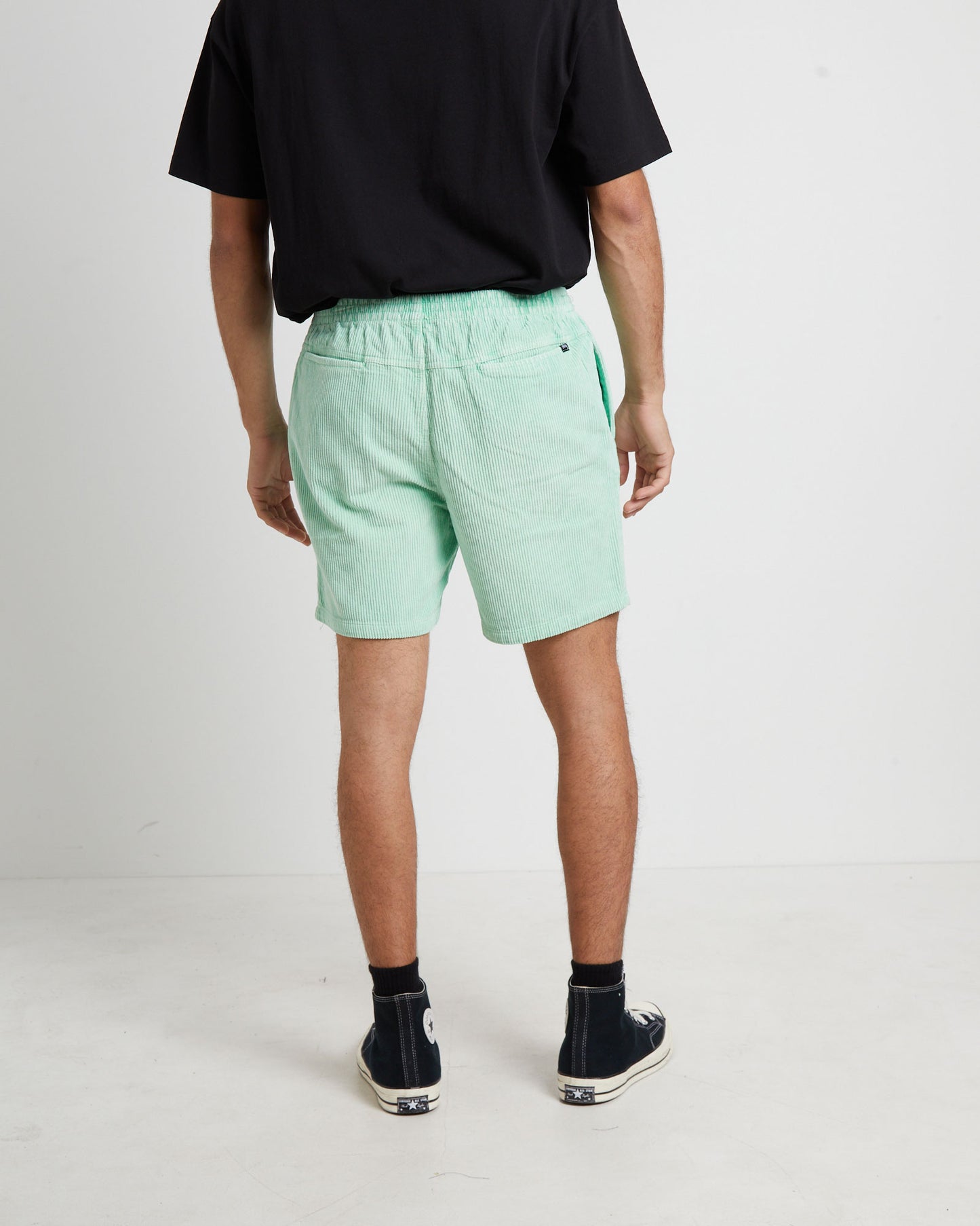 Wide Wale Cord Beachshort in Pigment Washed Green