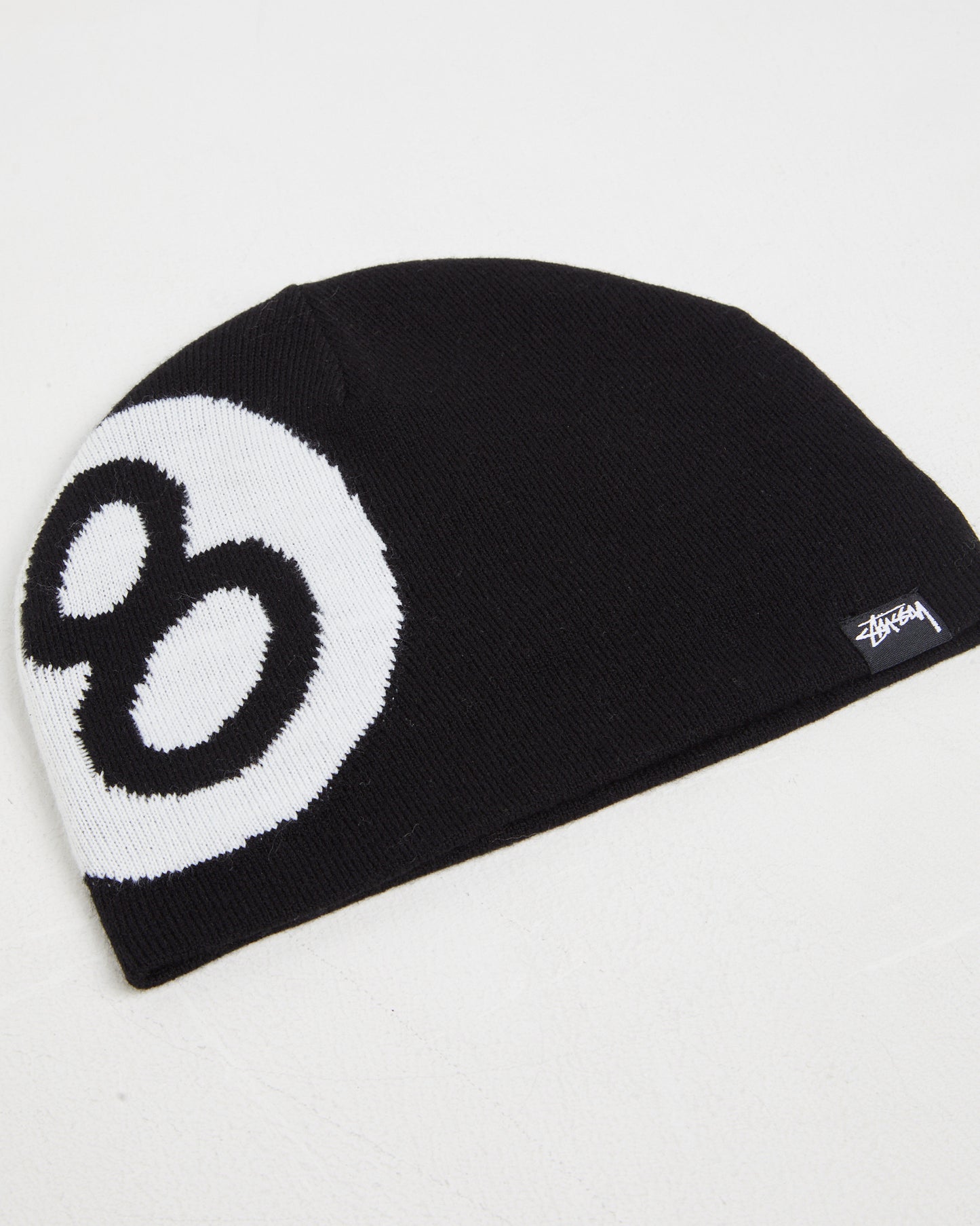 8 Ball Skull Beanie Black