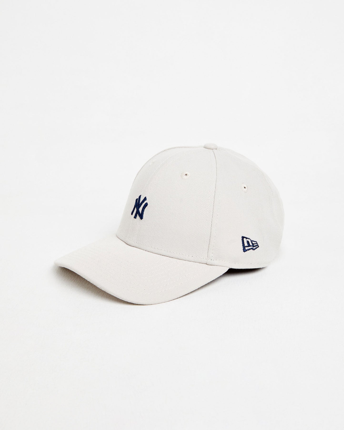 9Forty New York Yankees Mini Logo Cap