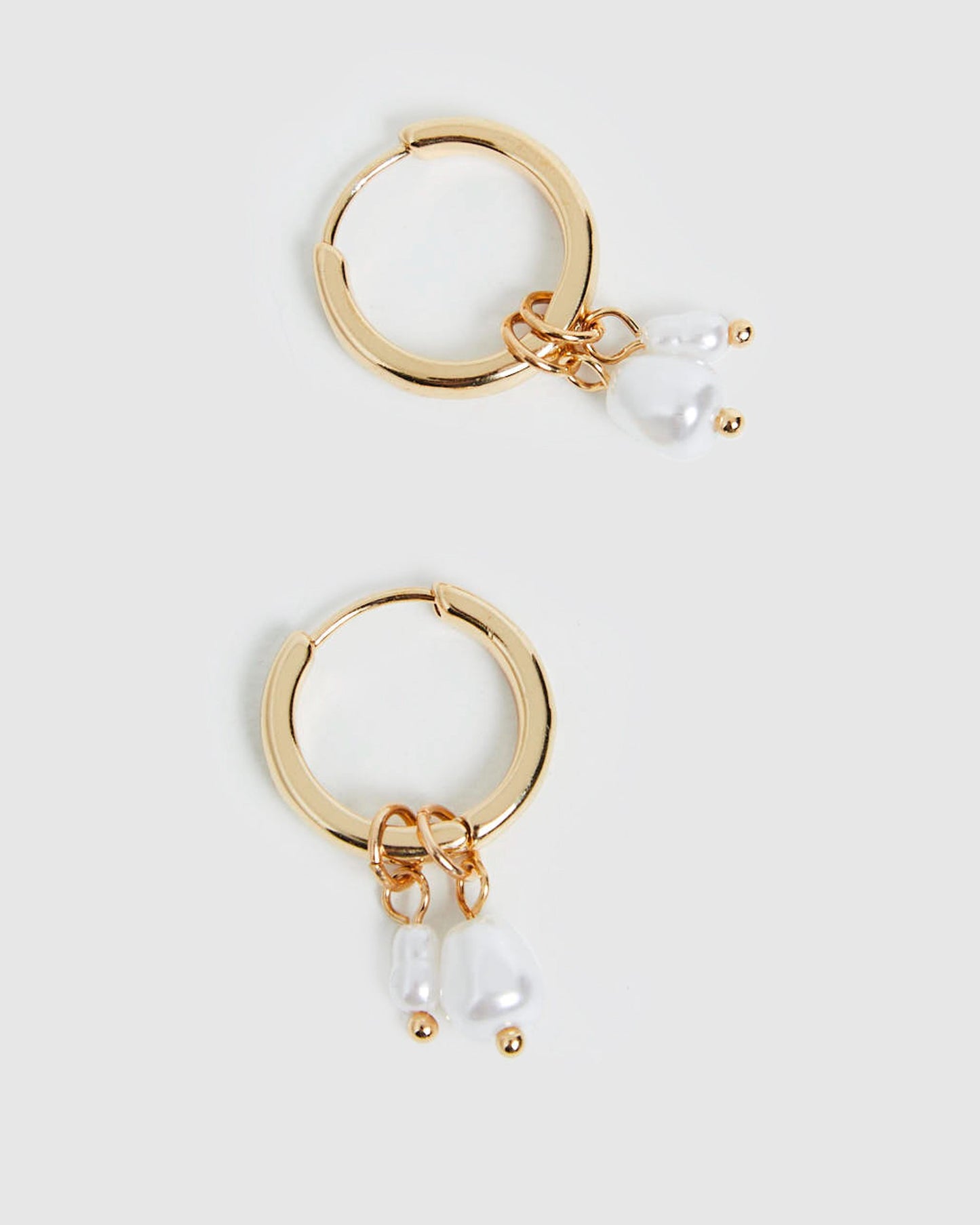 Pearl Hoop Earrgs 2 Pack