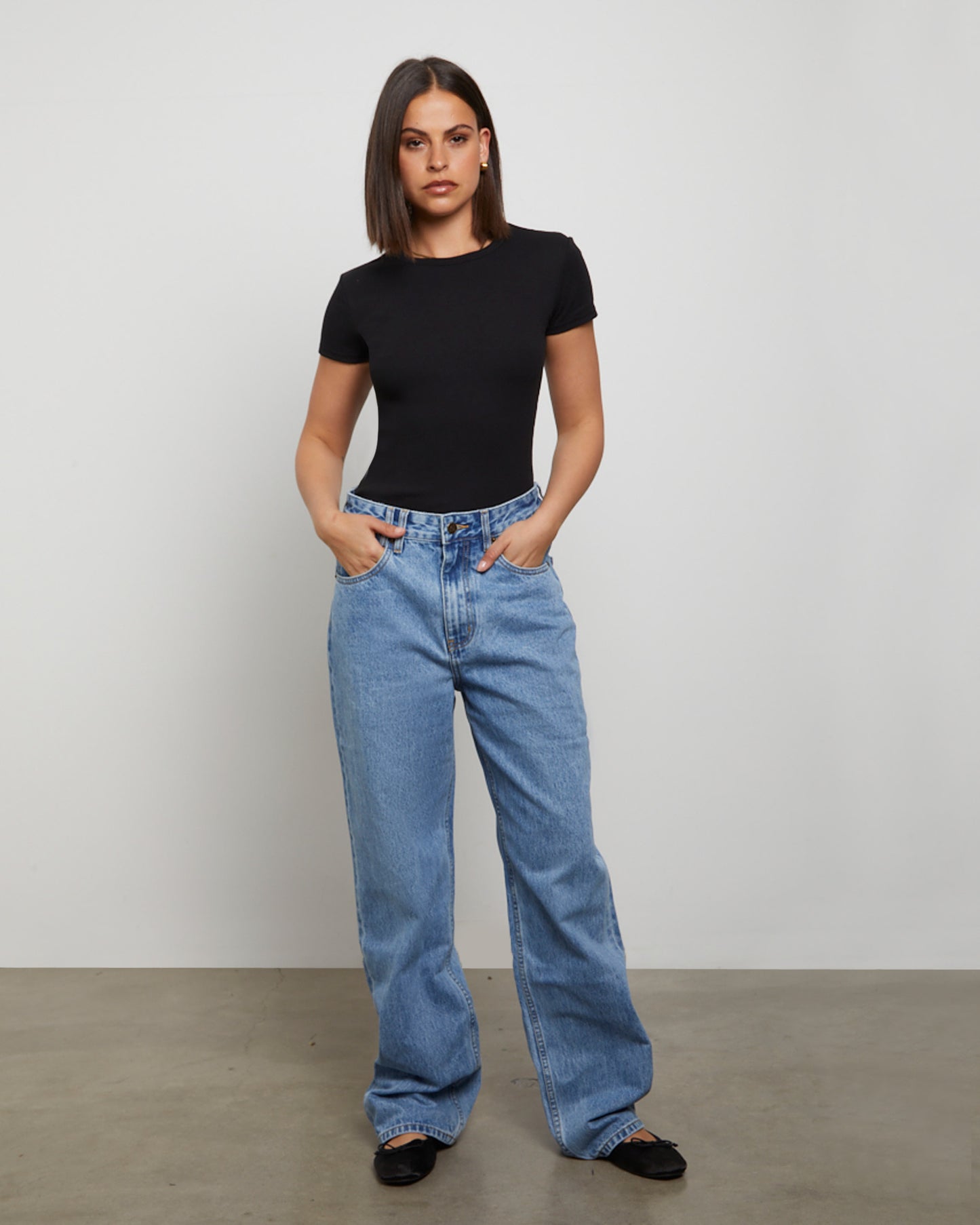 Ribbed Longline Fitted T-Shirt in Black