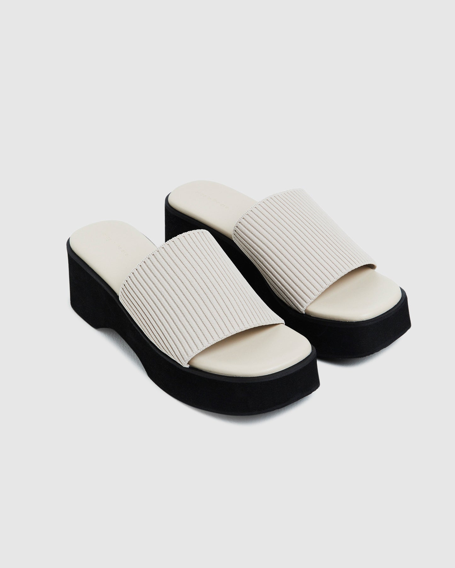 Willow Woven Flatforms