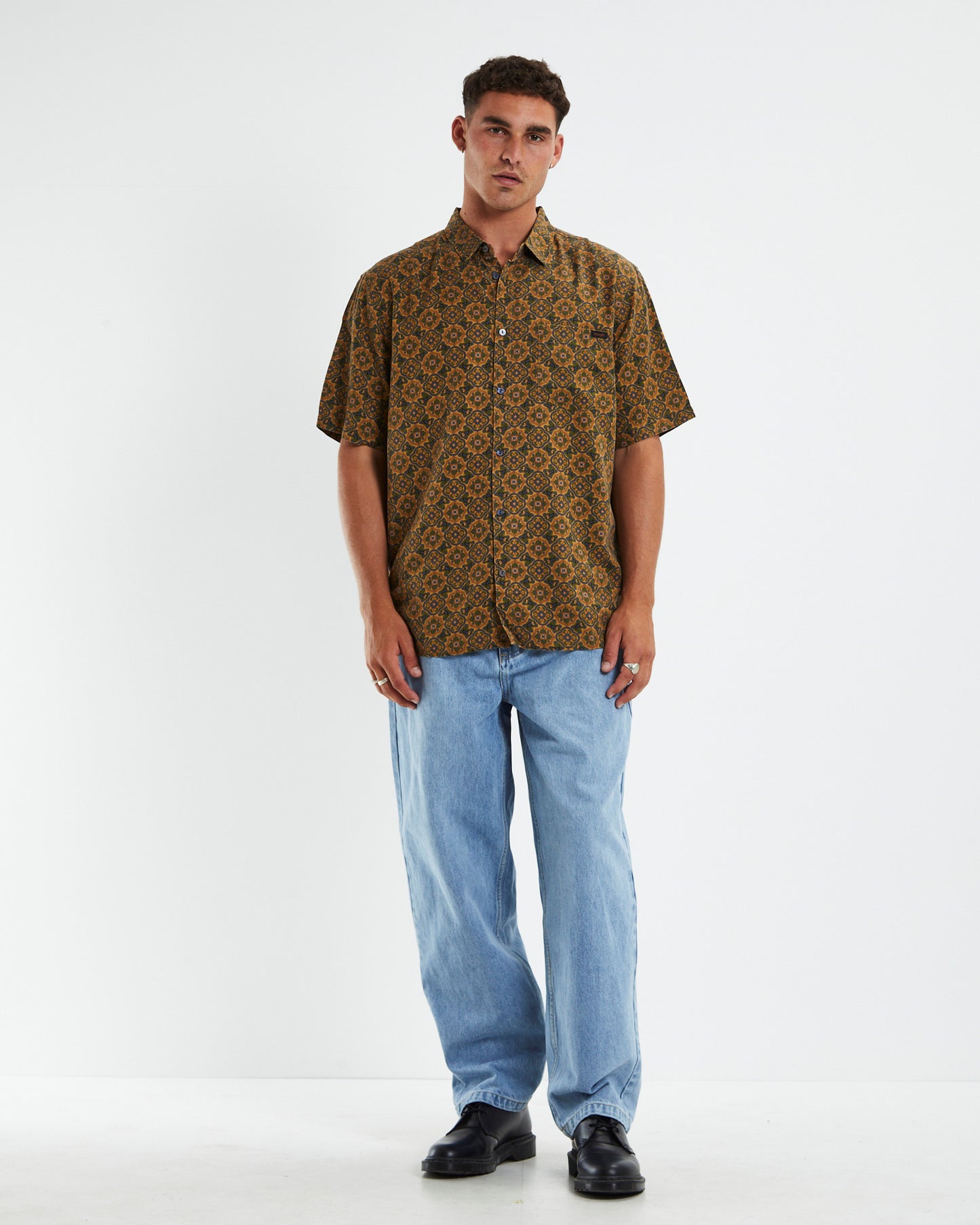 Garageland Short Sleeve Shirt Medallion Print Brown