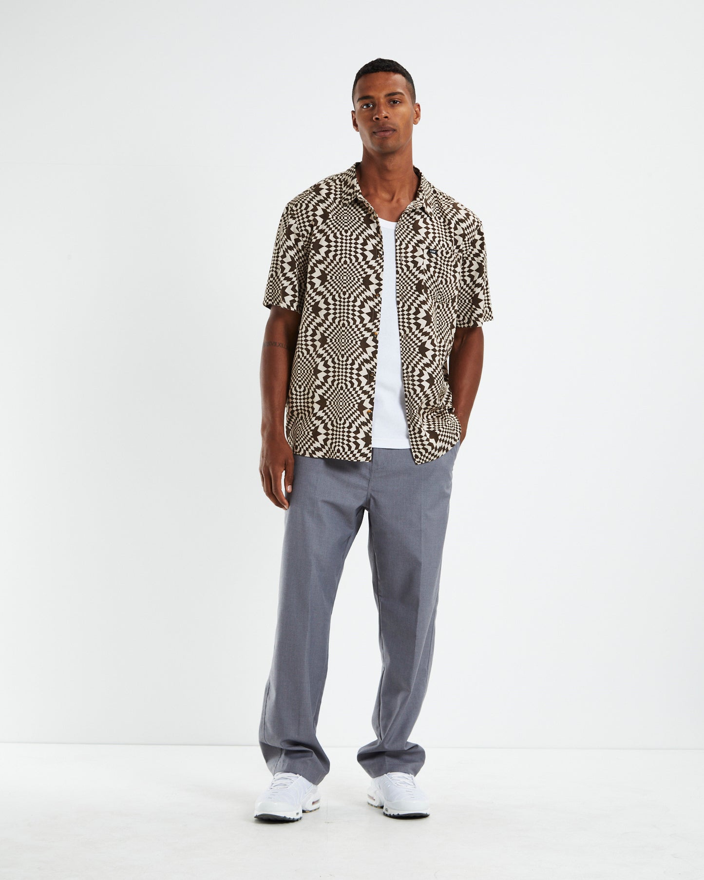 Time Warp Short Sleeve Shirt Dark Brown
