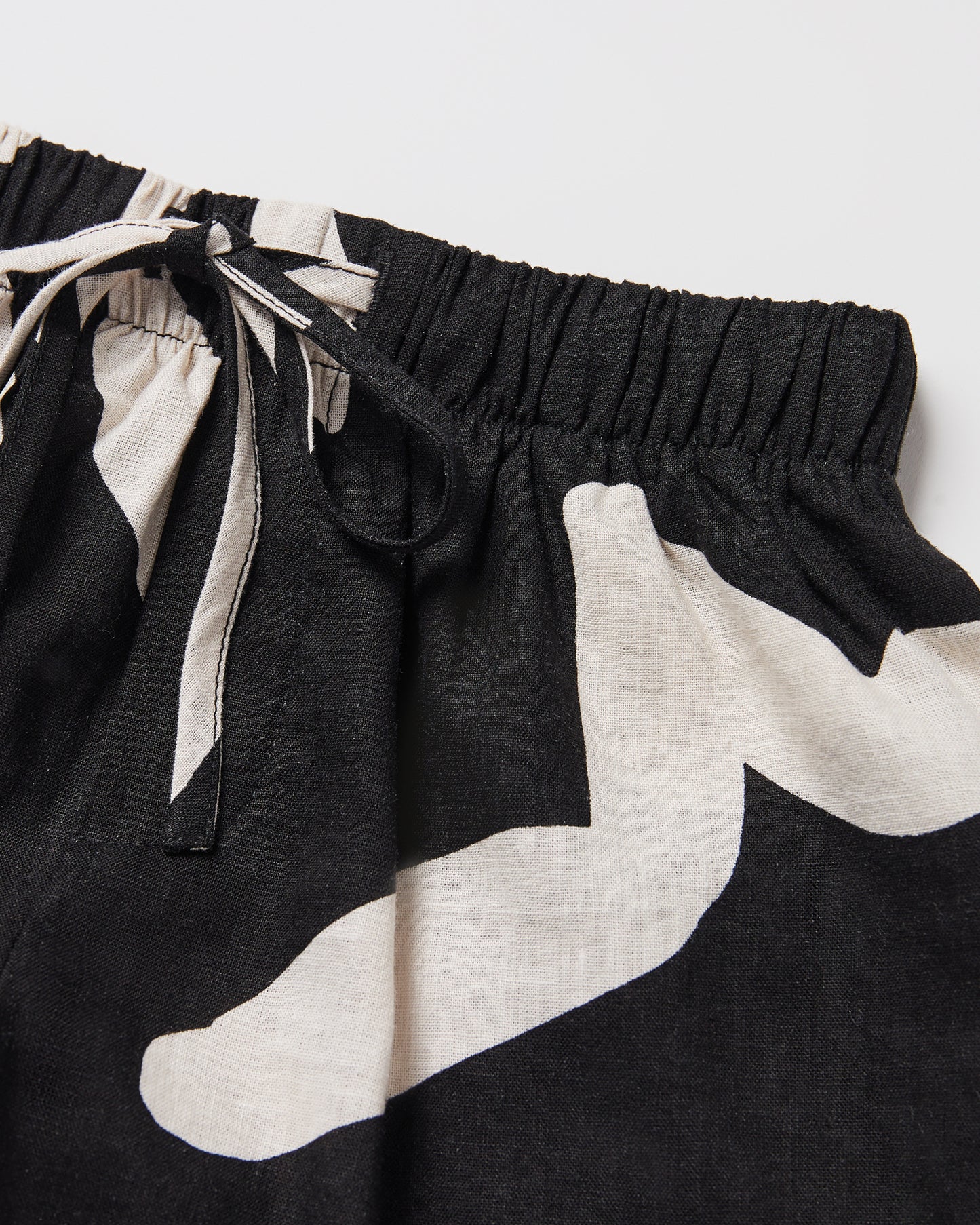 Girls Charlie Swirl Shorts in Black