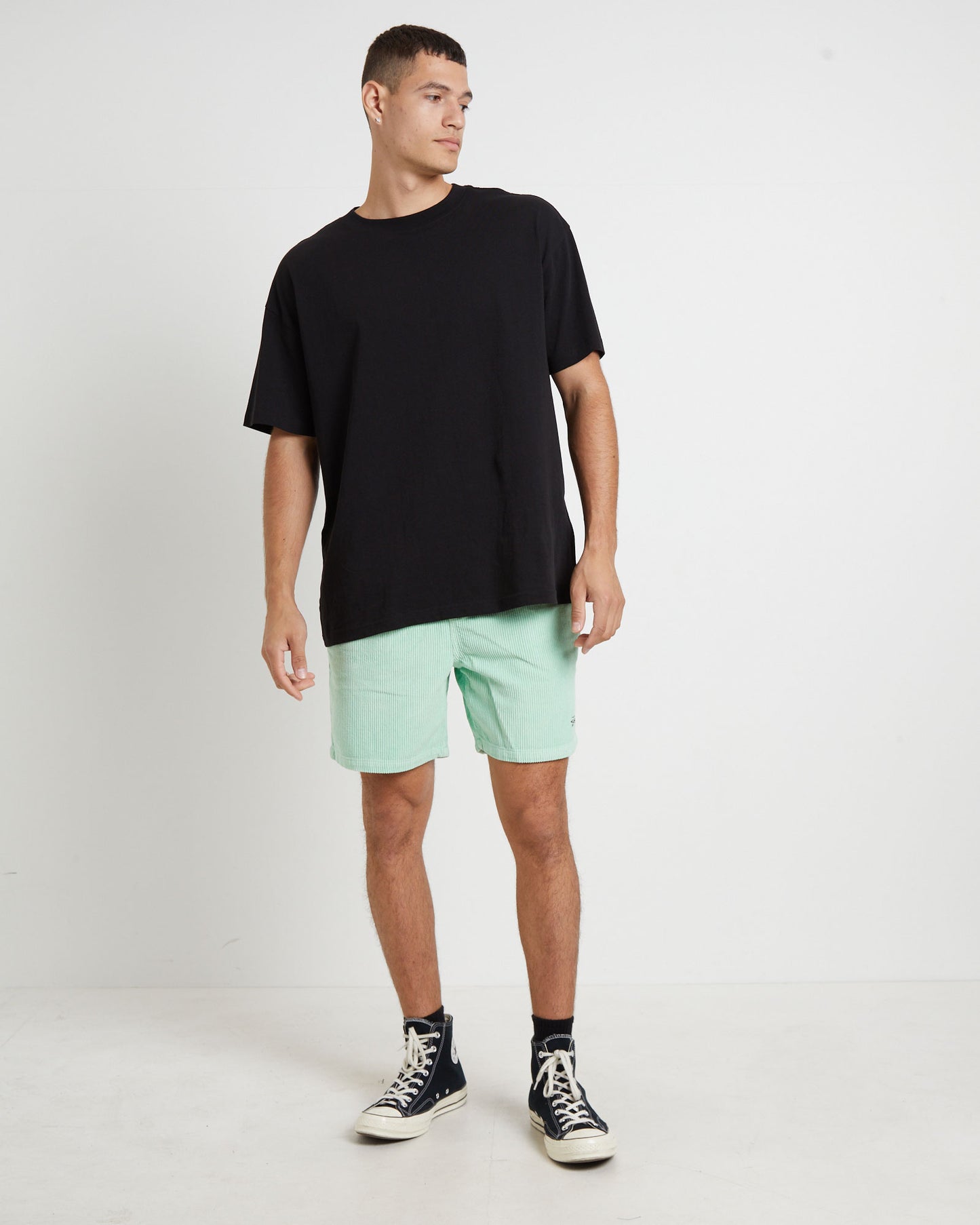 Wide Wale Cord Beachshort in Pigment Washed Green