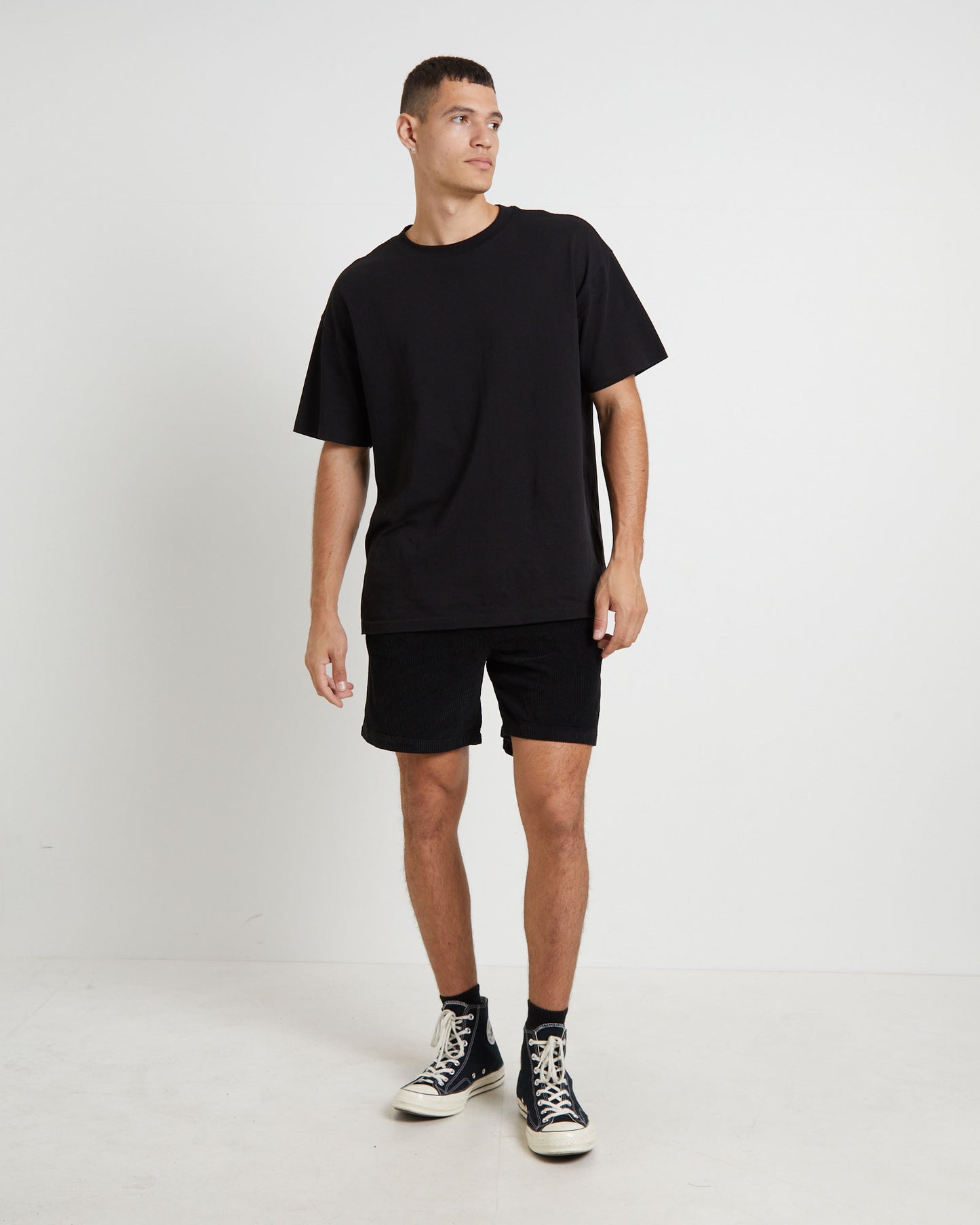 Wide Wale Cord Beachshorts in Black