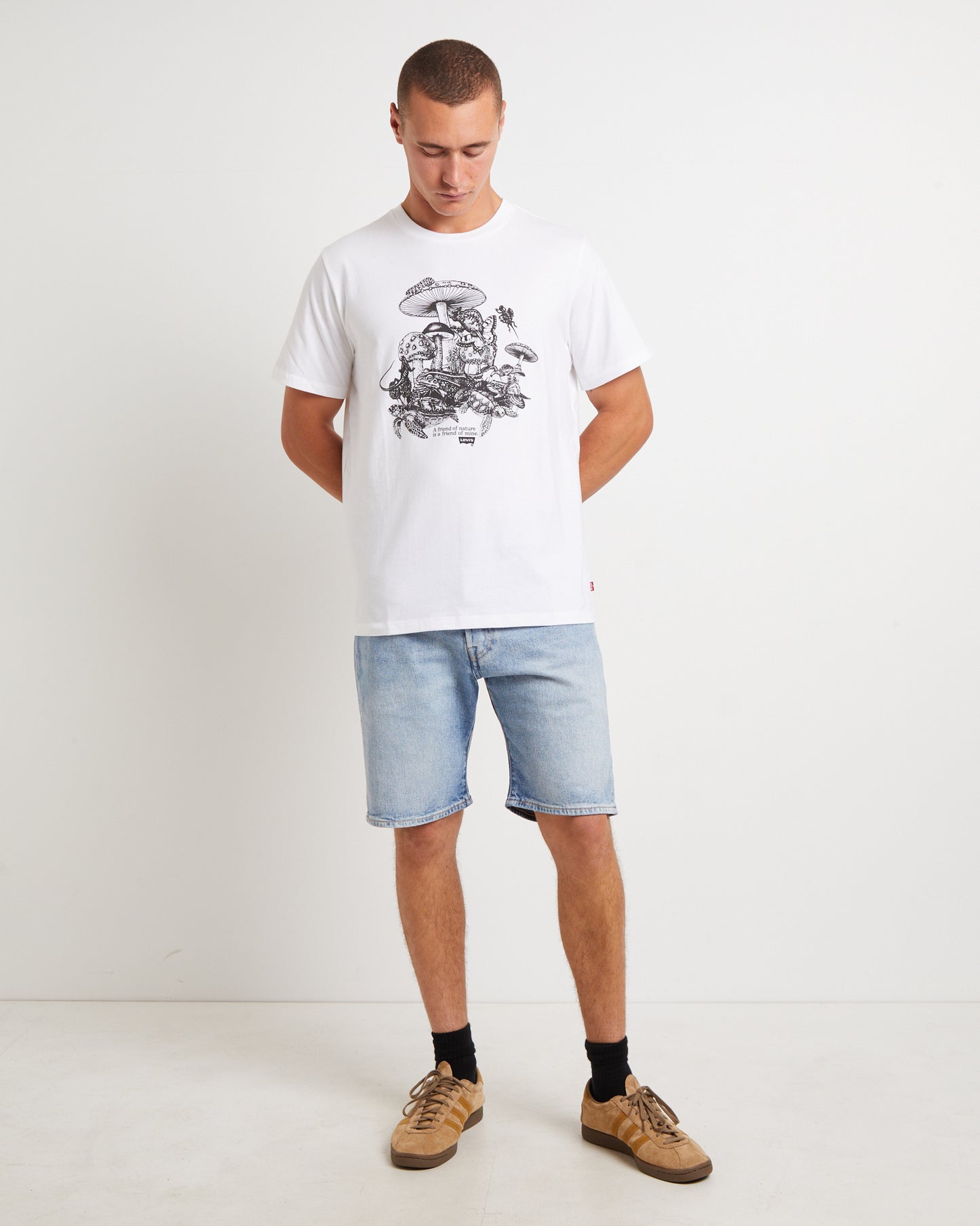 Graphic Crewneck Short Sleeve T-Shirt in Friend Of Nature White