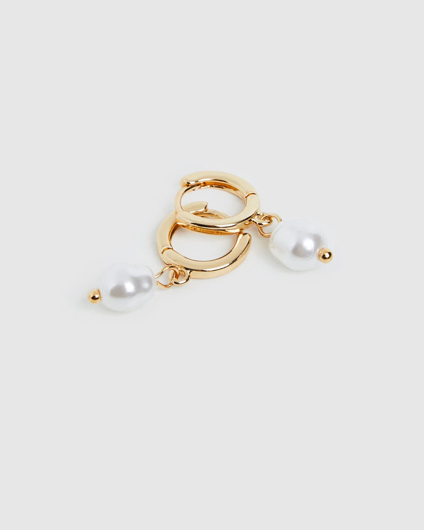 Pearl Hoop Earrgs 2 Pack