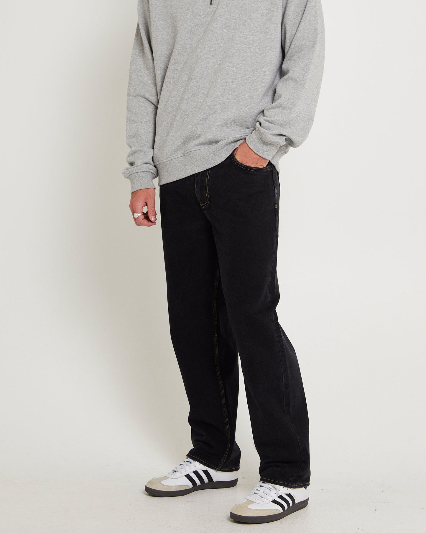 L-Four Baggy Denim Jeans Black Superused