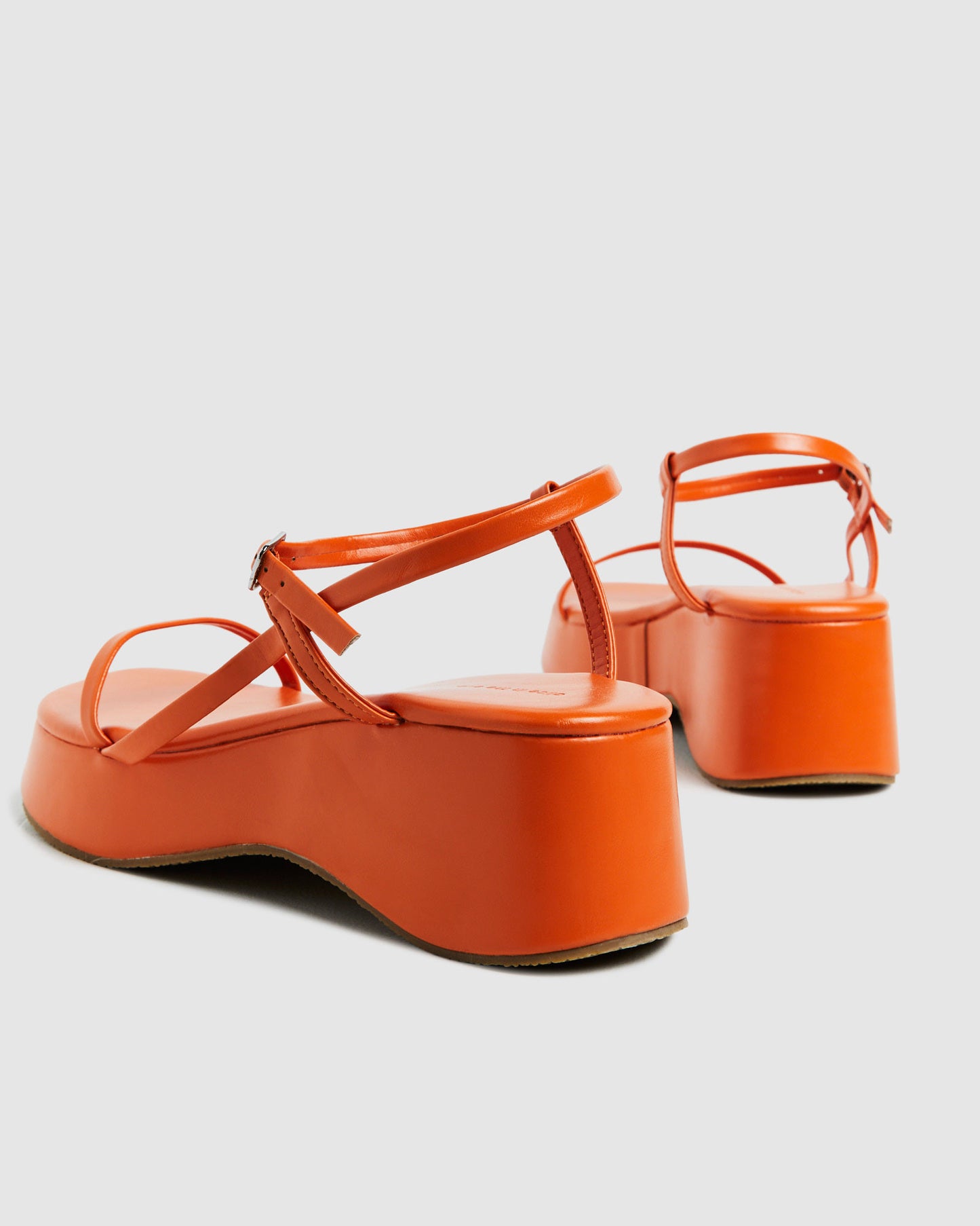 Lola Flatform