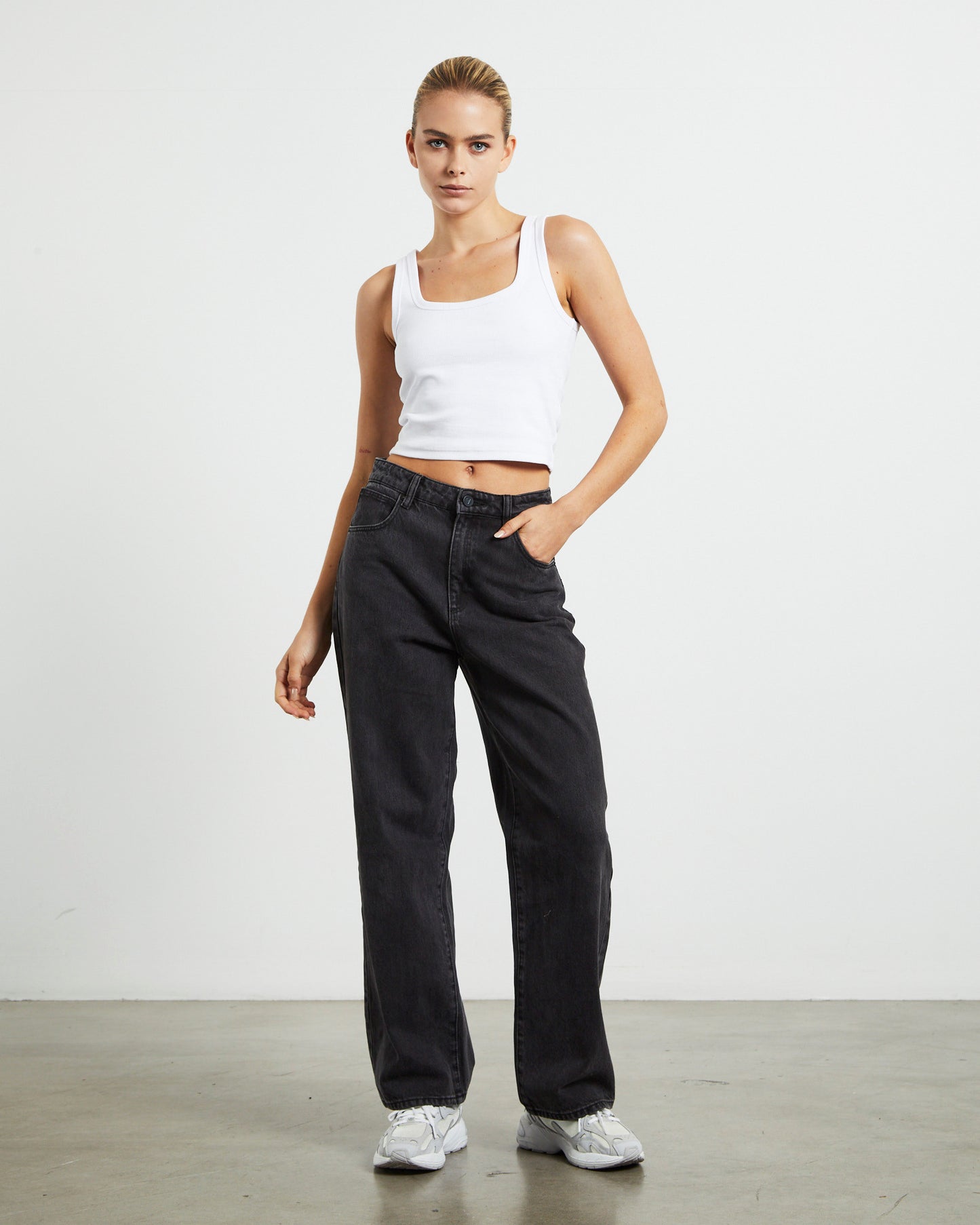 A Carrie Petite Jeans 90210 Black