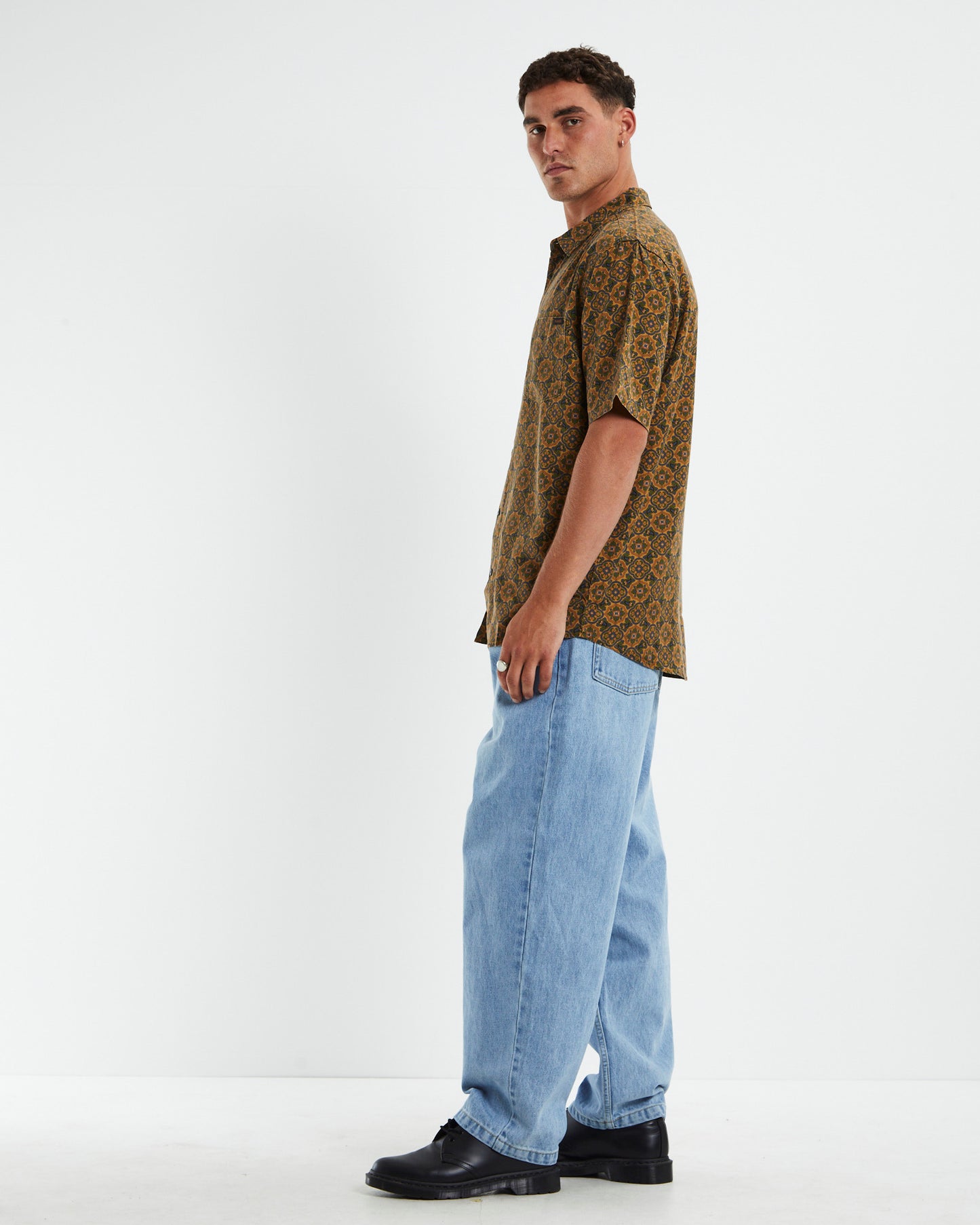 Garageland Short Sleeve Shirt Medallion Print Brown