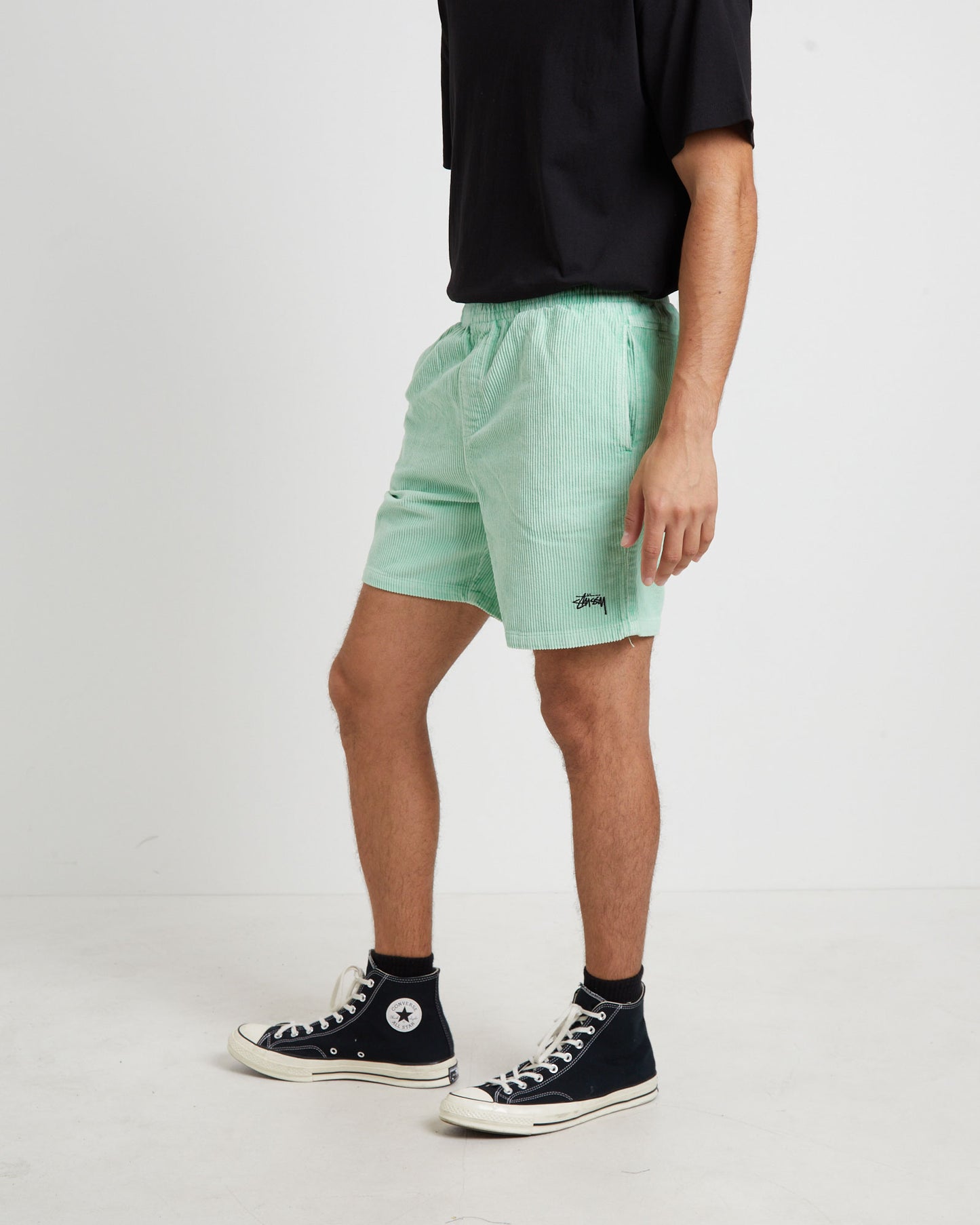 Wide Wale Cord Beachshort in Pigment Washed Green