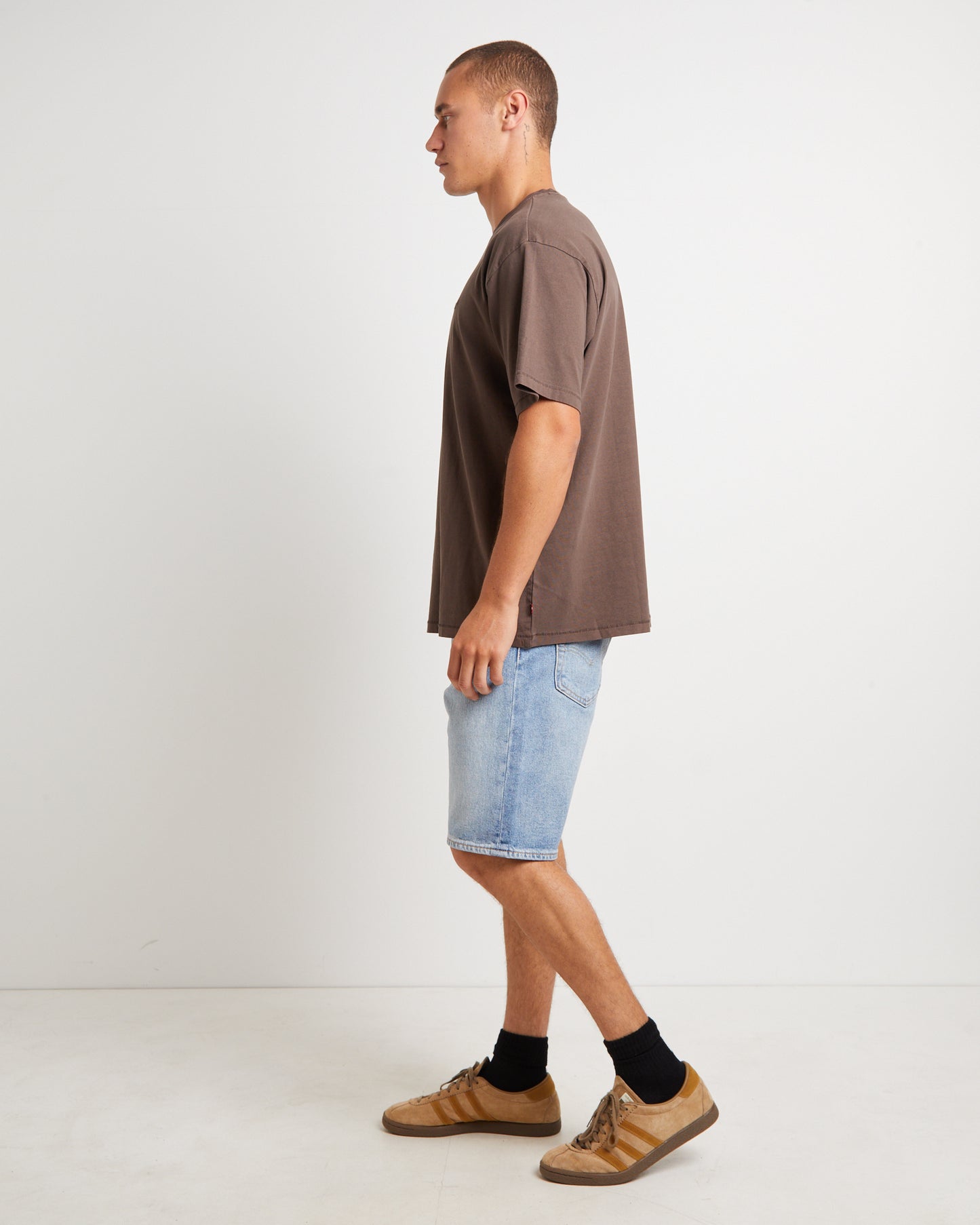Red Tab Vintage Short Sleeve T-Shirt in Chocolate Brown