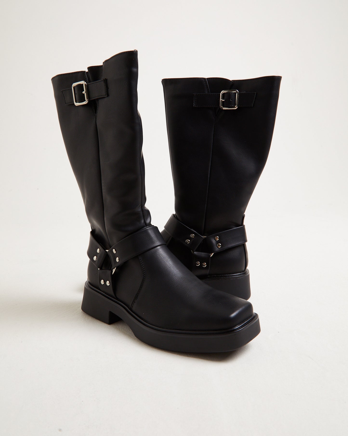 Edge Bot Boots in Black
