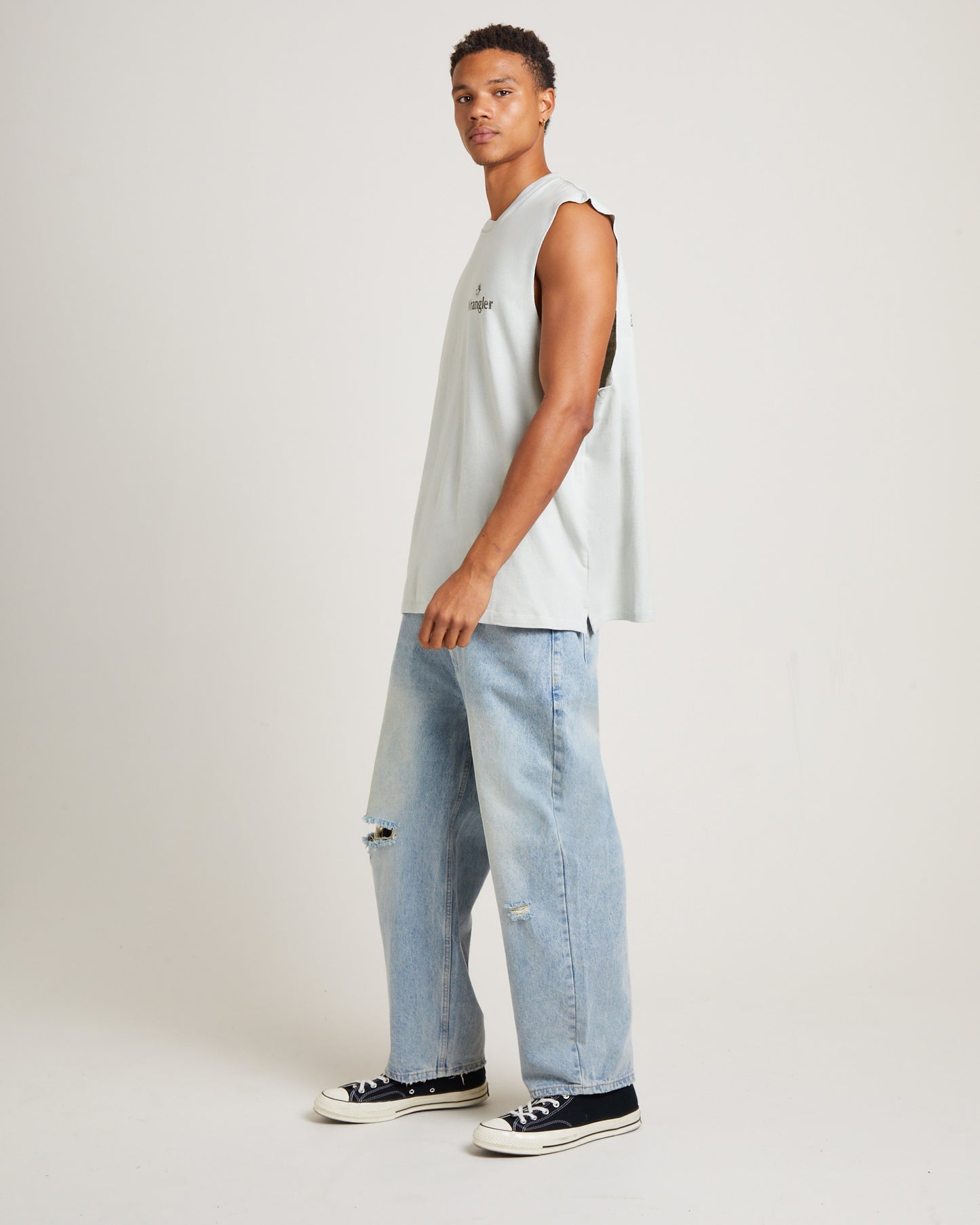 90s Vacay Muscle Tee in Steel Grey
