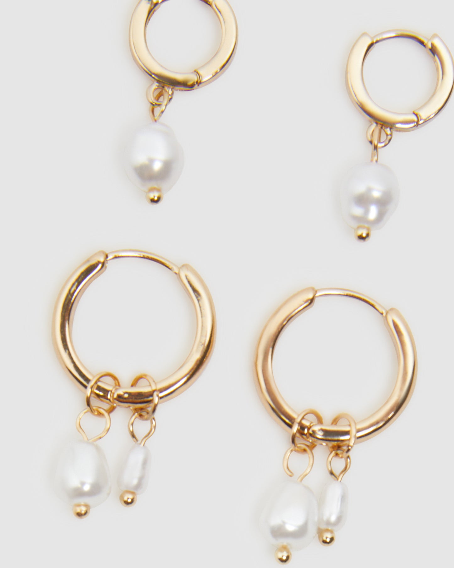Pearl Hoop Earrgs 2 Pack