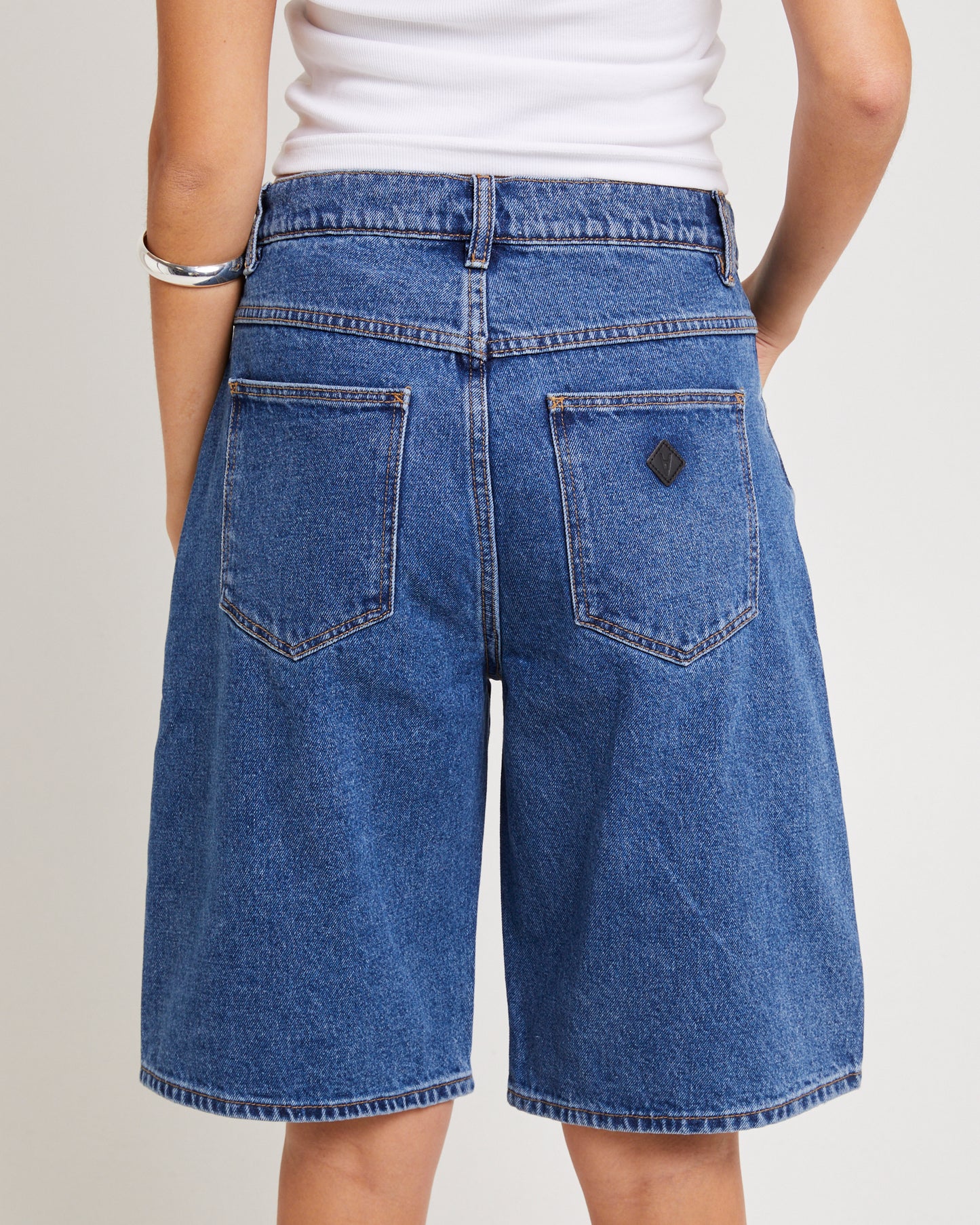 95 Mid Denim Jorts Bella