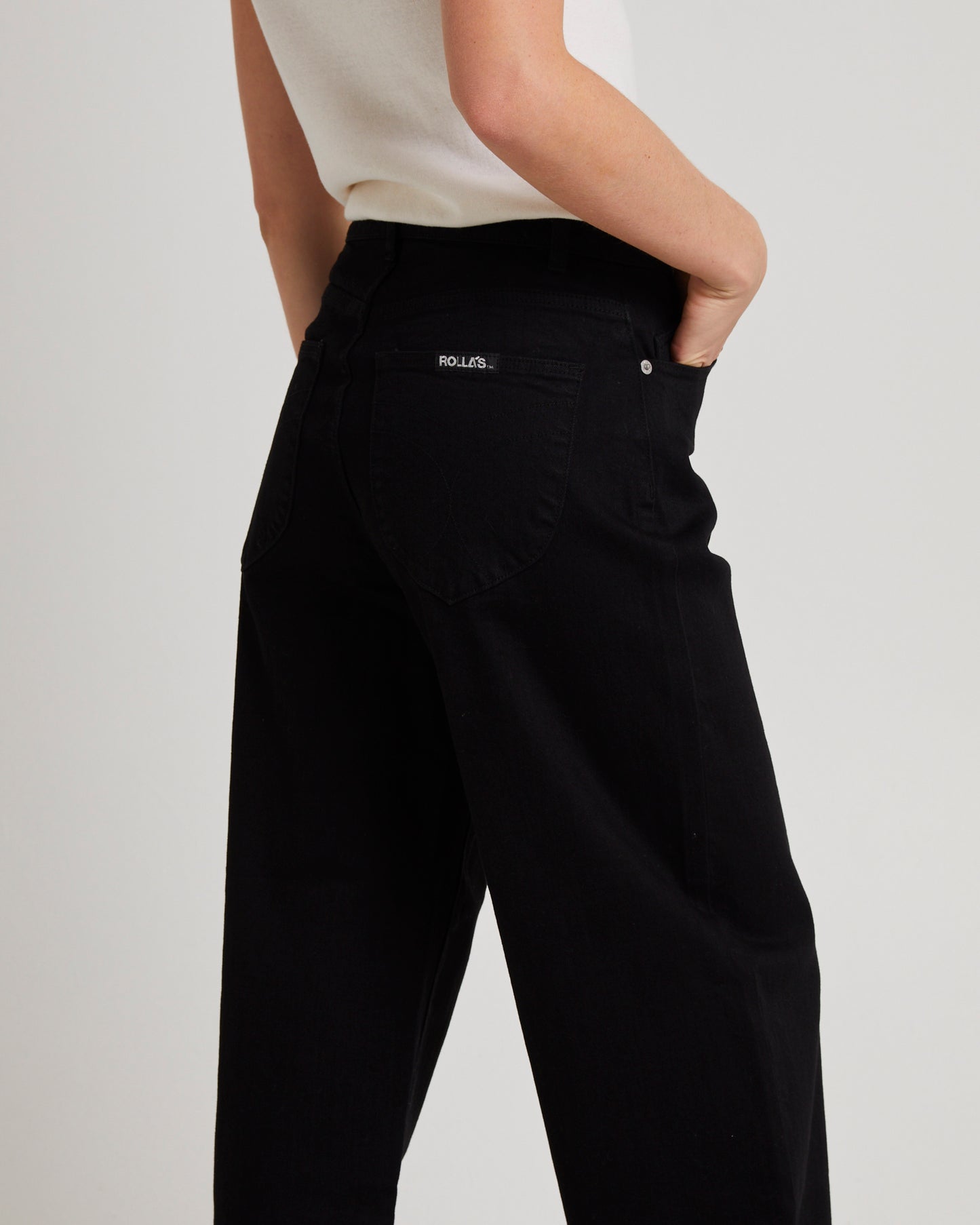 Gigi Barrel Jeans Forever Black