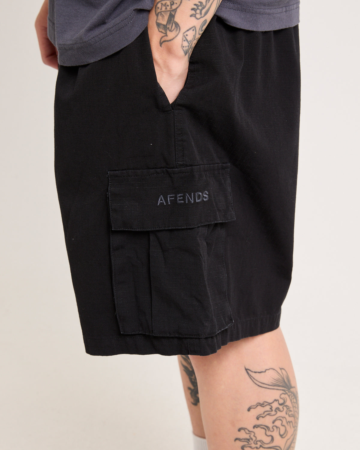 Ripped Out 98 Oversized Cargo Short 20" Black