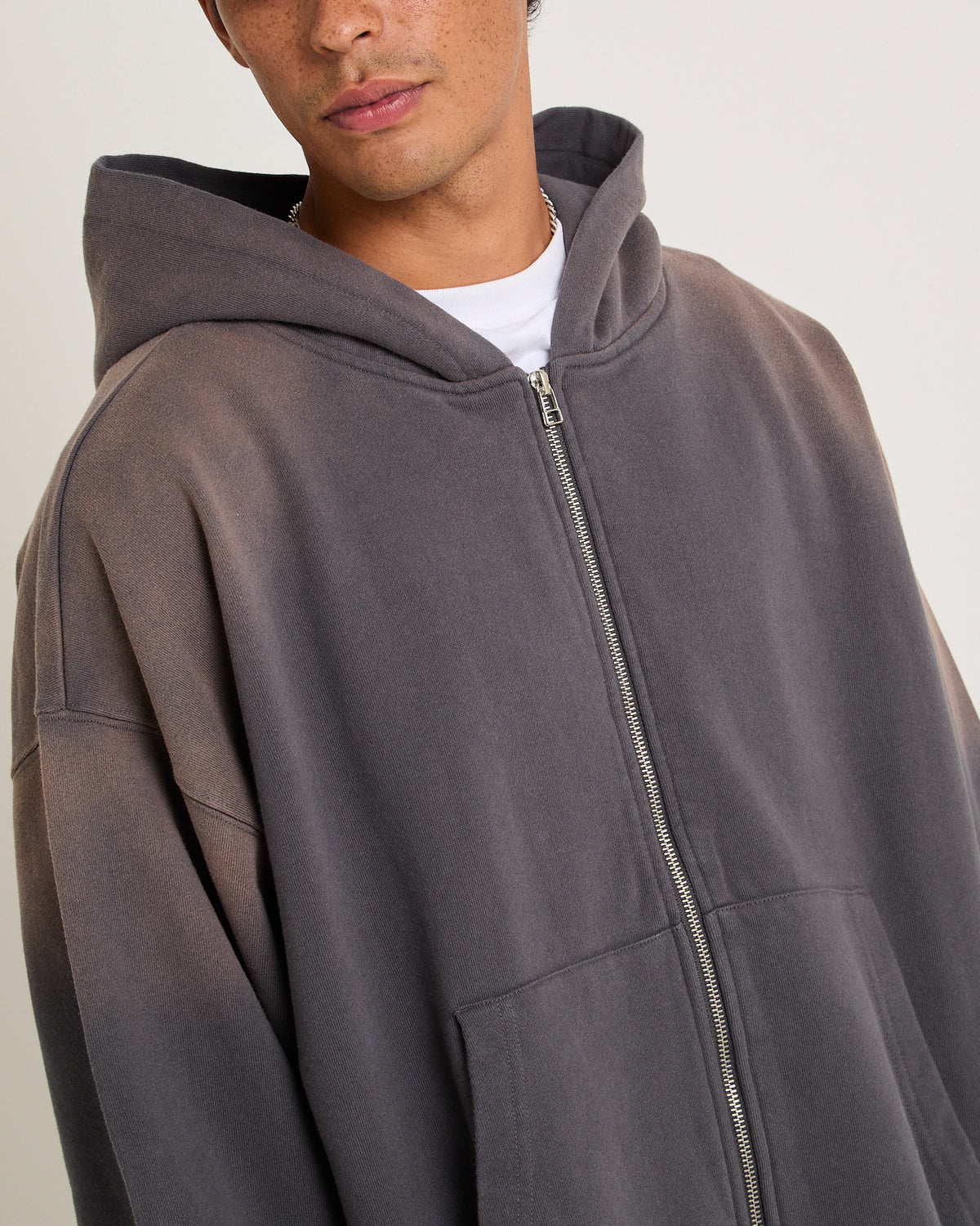 Spray Zip Hoodie CHARCOAL