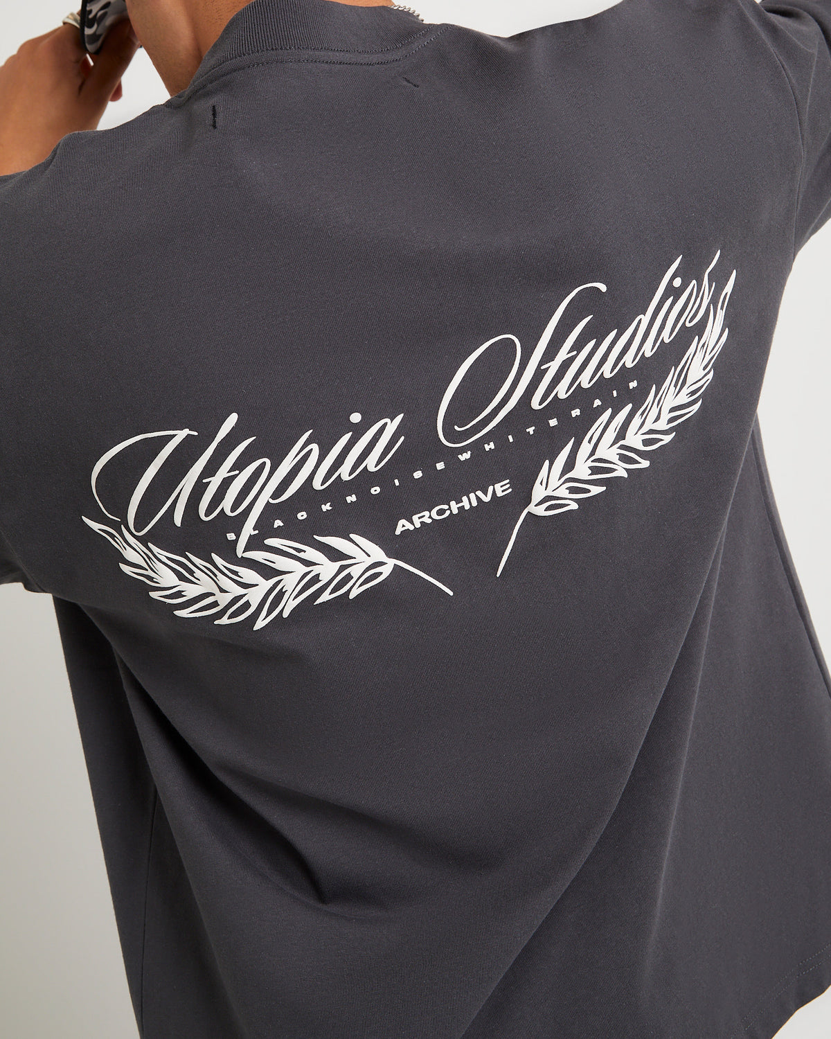 Utopia Crop Tee T-Shirt BLACK