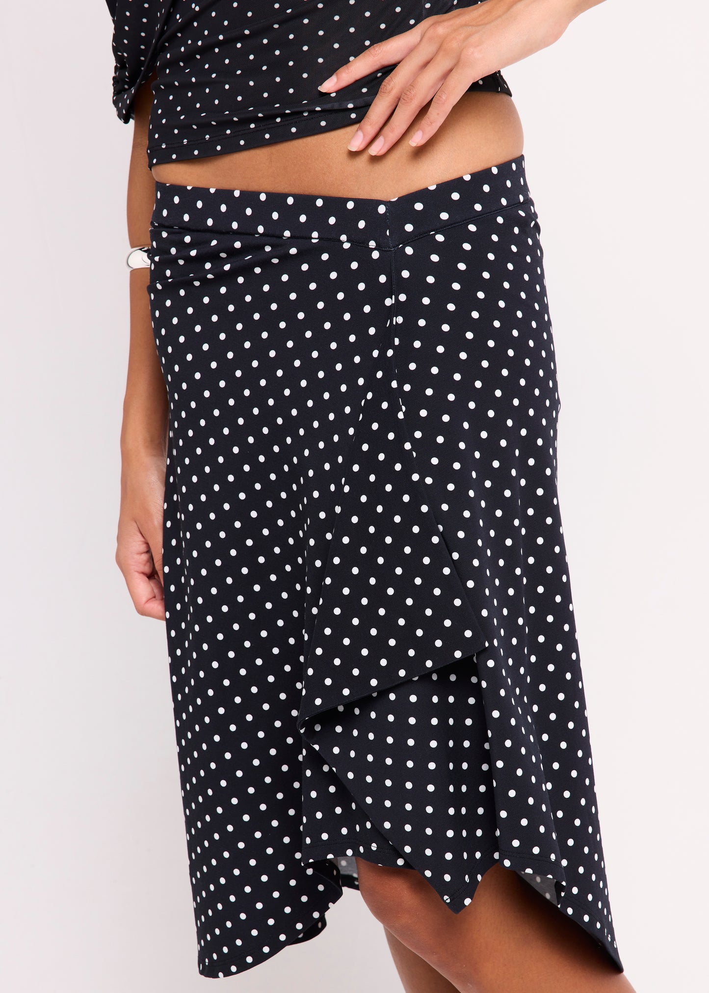 Mila Asymmetric Midi Skirt BLACK/WHITE SPOT