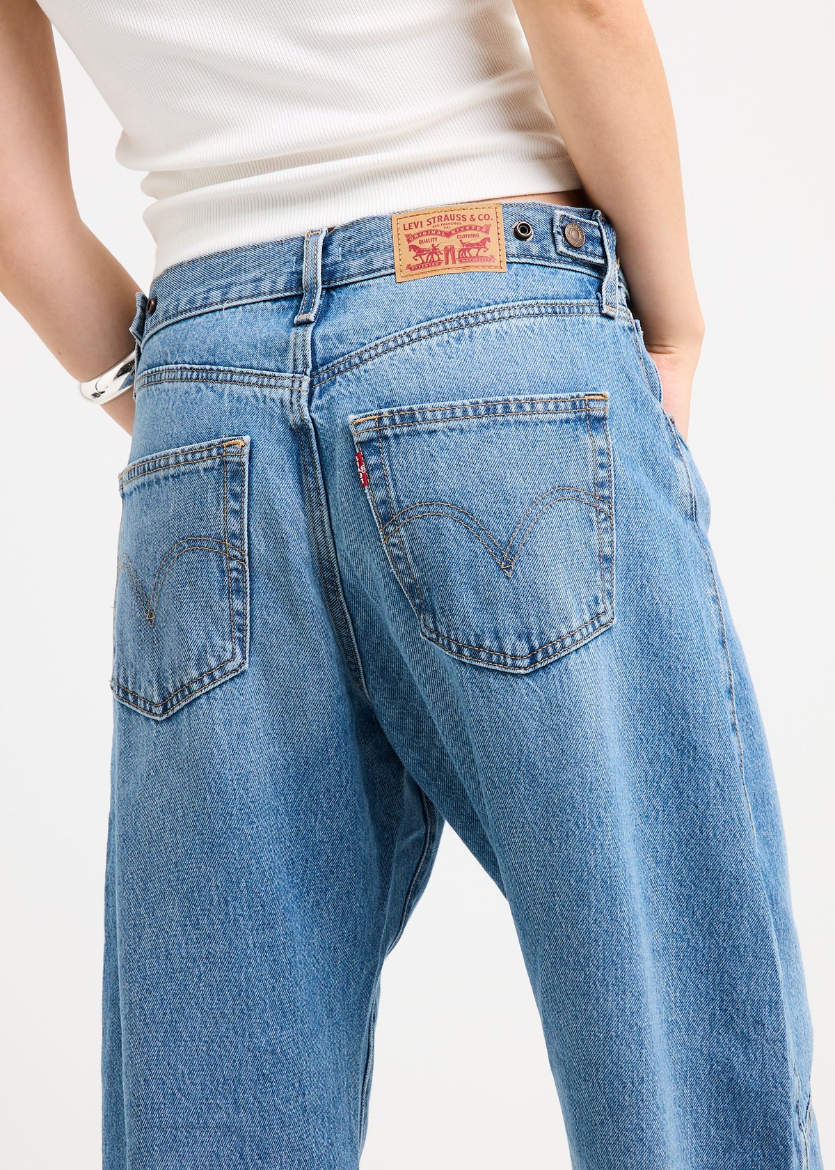 Cinch Barrel Denim Jeans LET LOVE IN