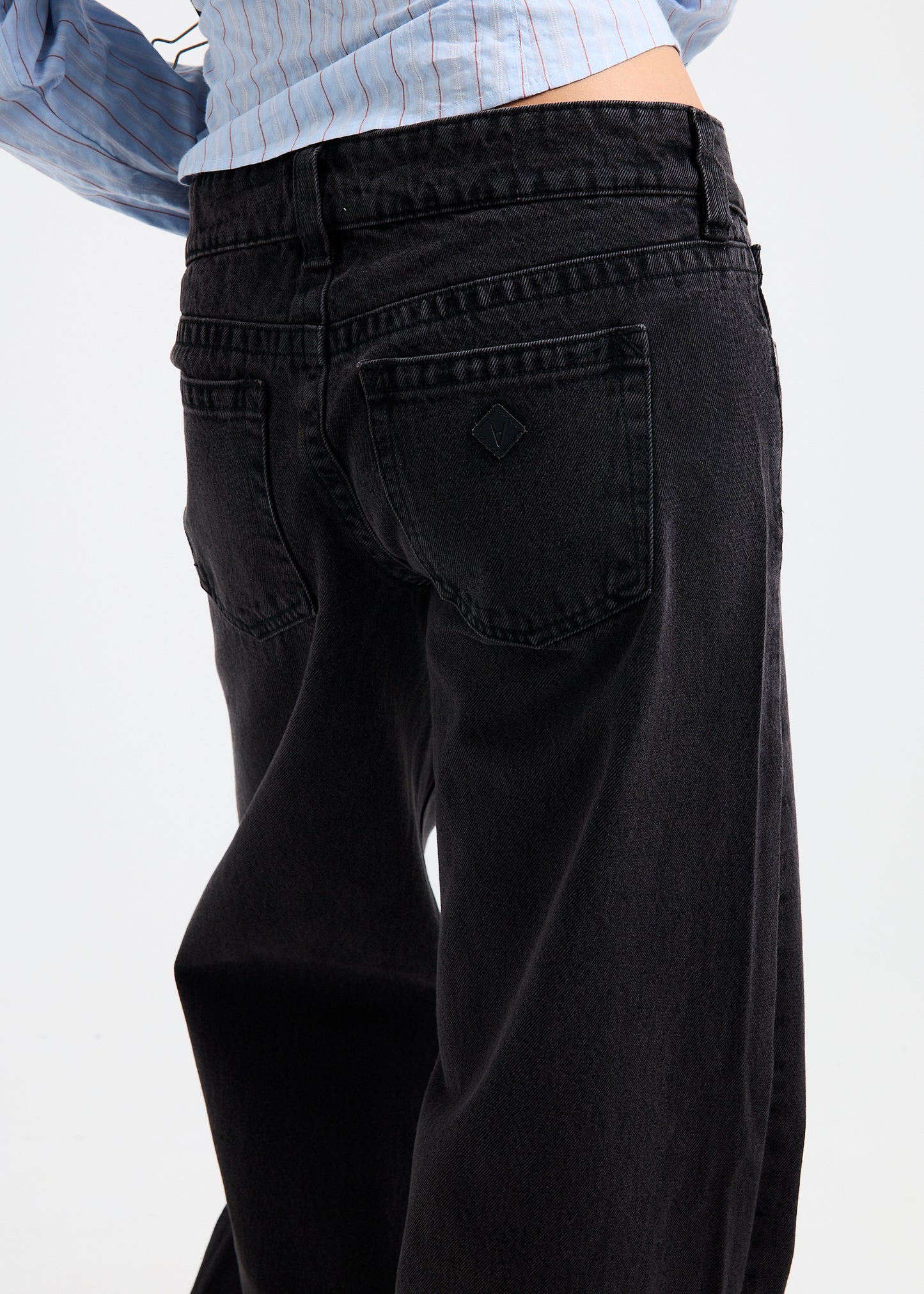 00 Super Low & Wide Denim Jeans
