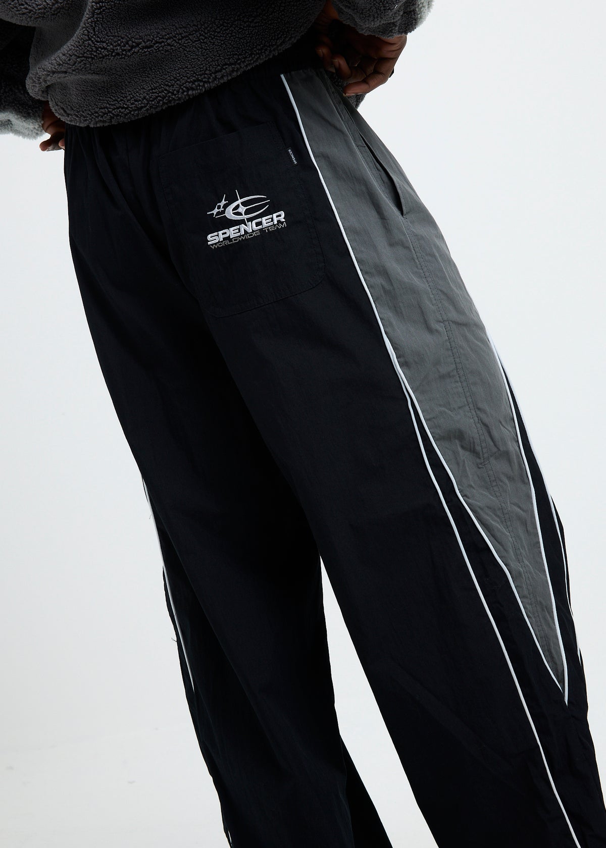 Essential Pants BLACK