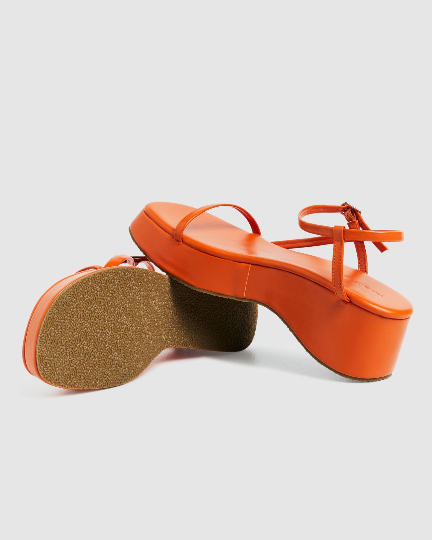 Lola Flatform
