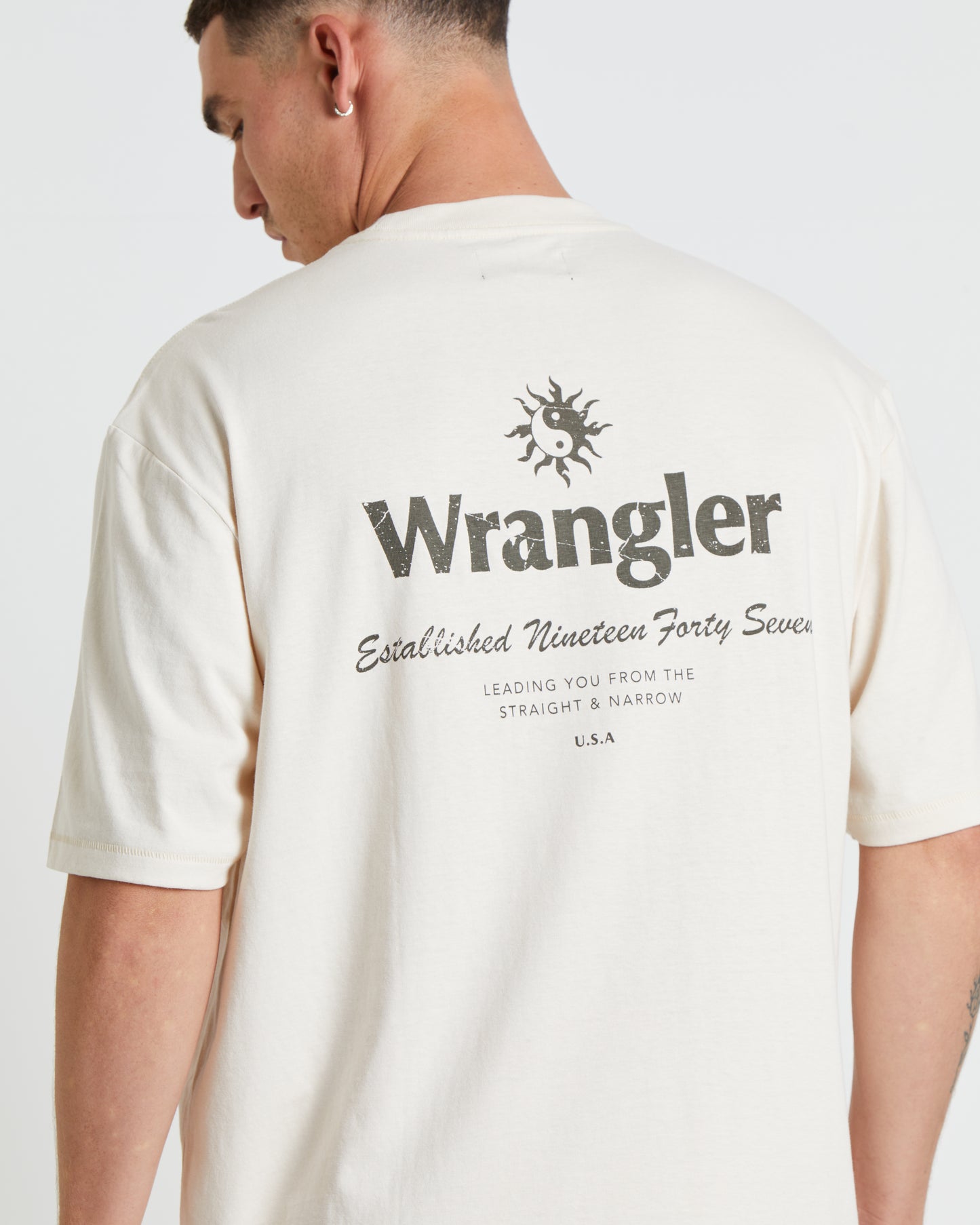 Sun Yung Slacker Short Sleeve T-Shirt in Ecru