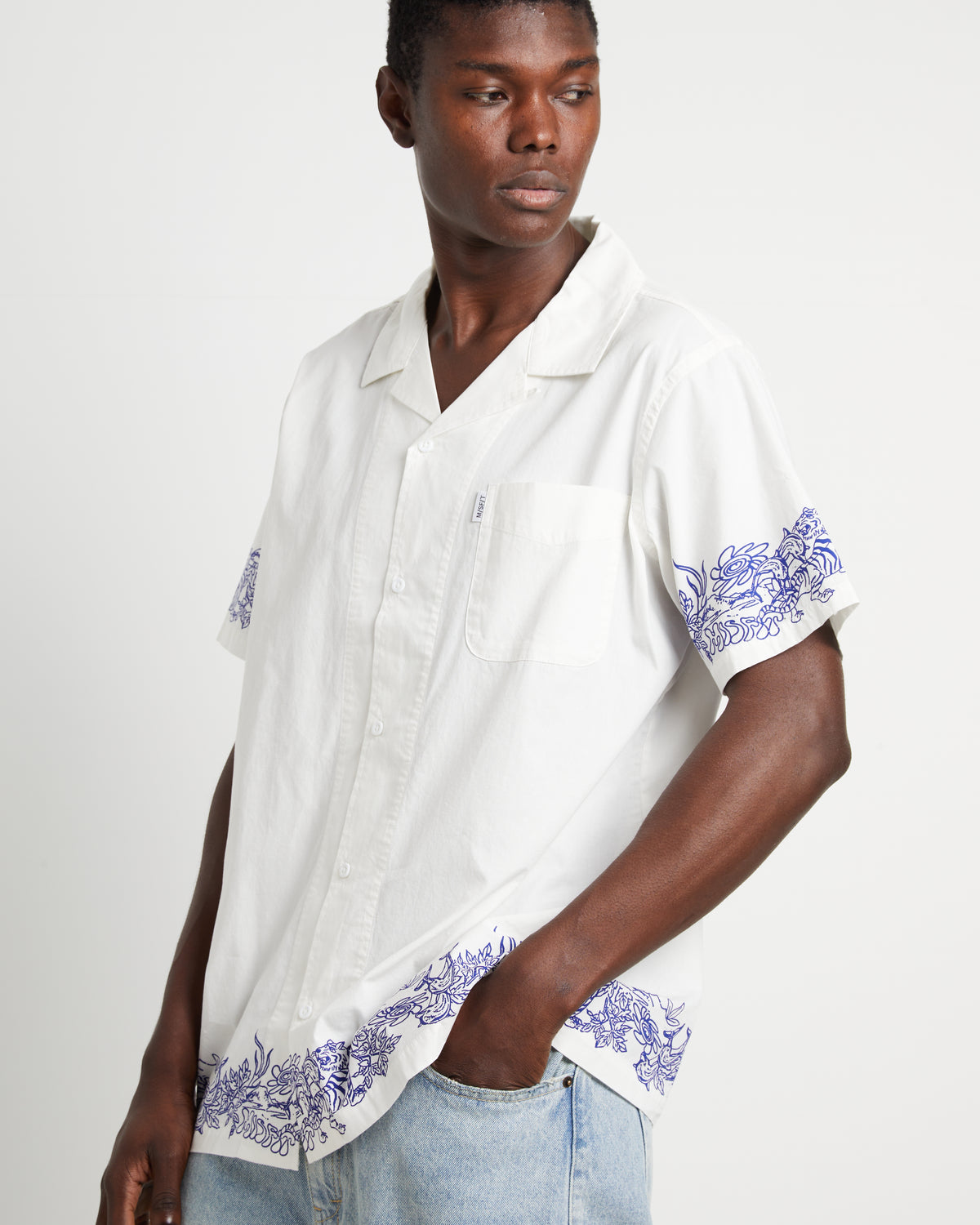 Precious Cosmos Short Sleeve Shirt in Washed White WHITE