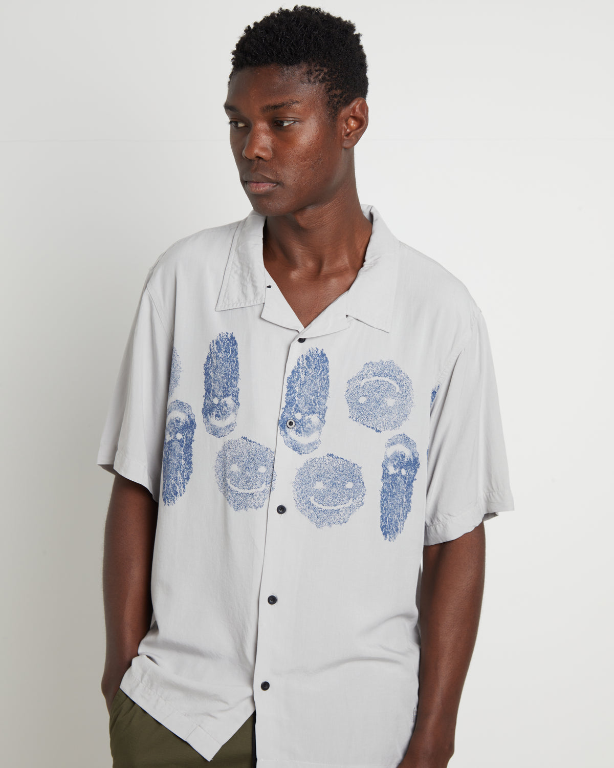Menace Short Sleeve Shirt in Light Grey GREY