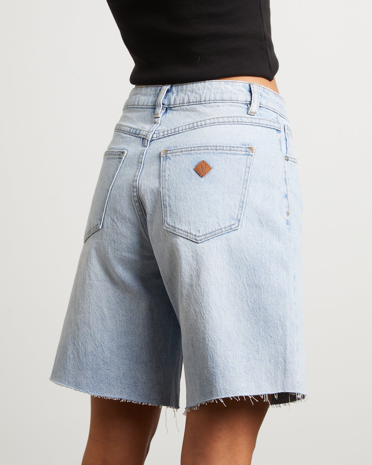 95 Baggy Denim Shorts in Saskia