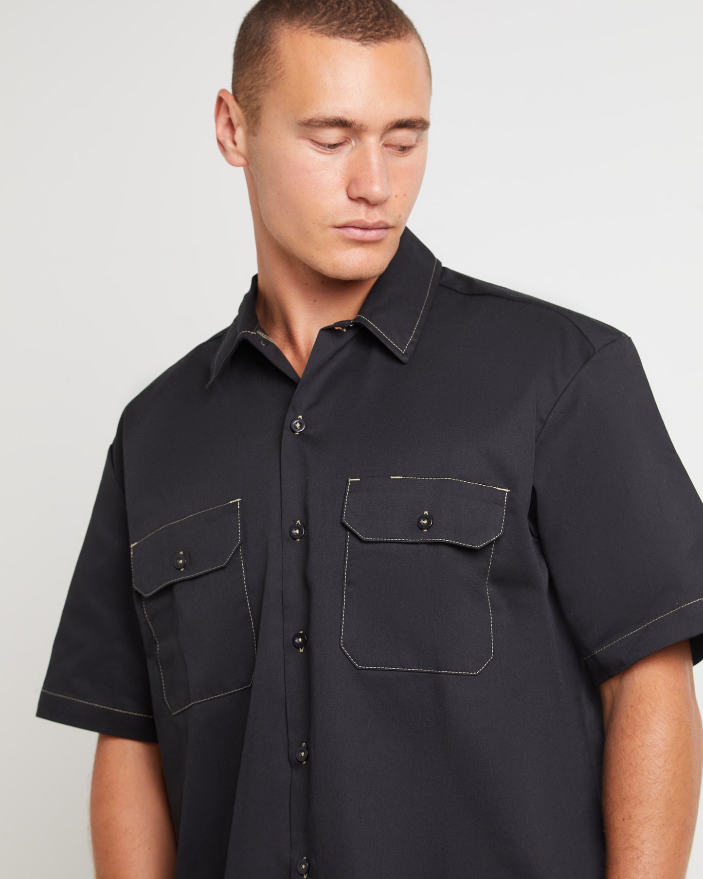 1574 Contrast Short Sleeve Shirt in Black