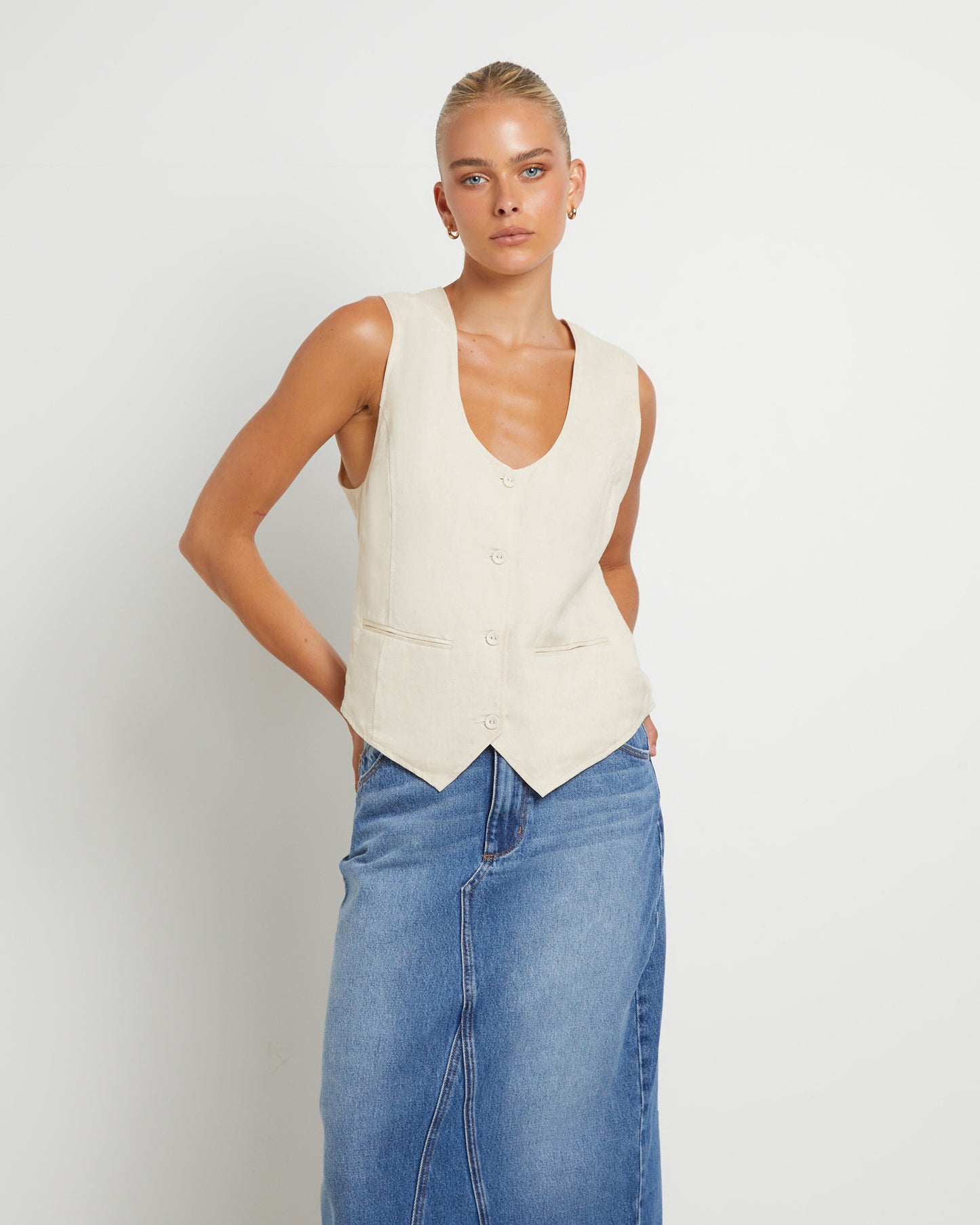 Soho Linen Vest in Biscuit