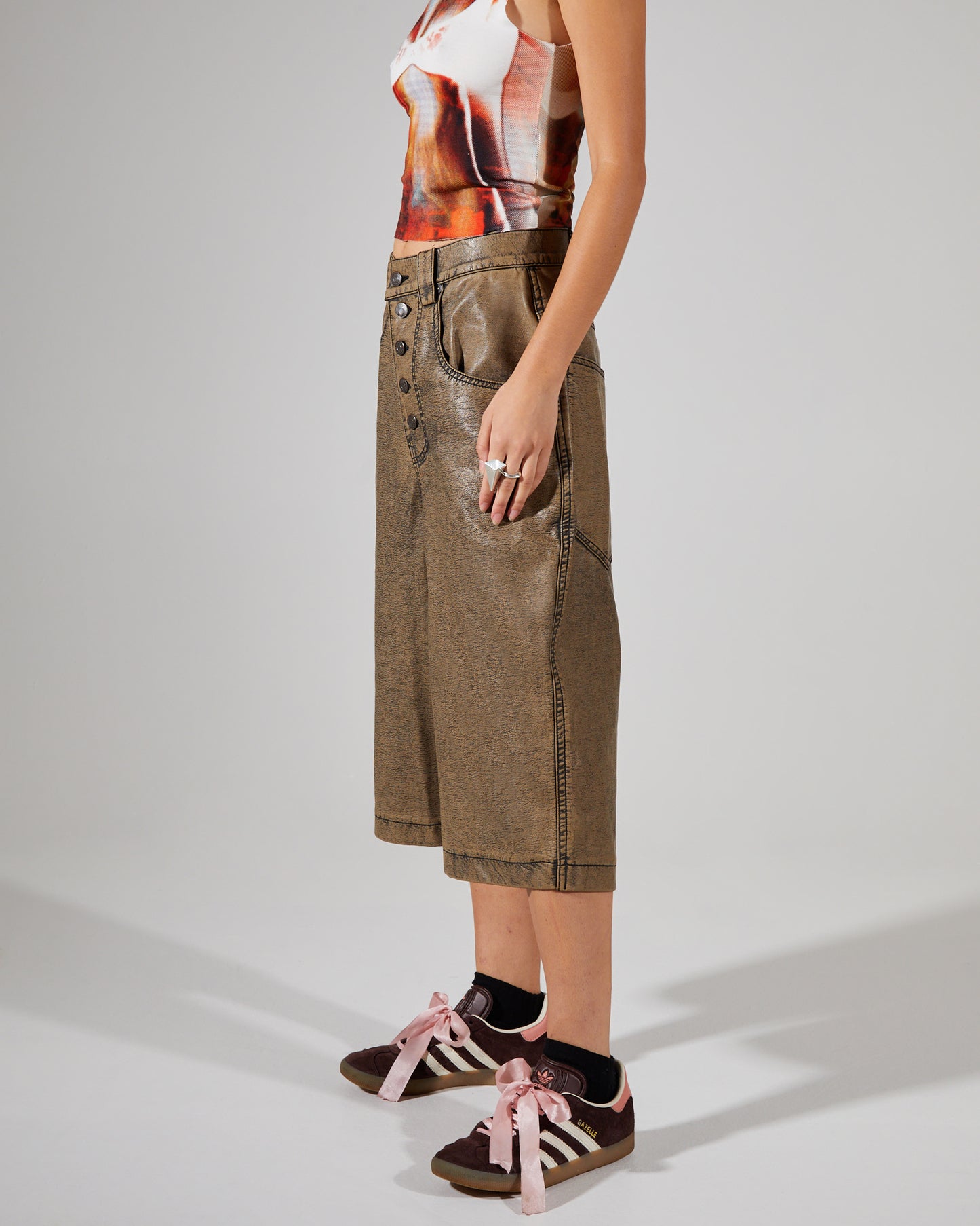 Distressed PU Jorts Brown