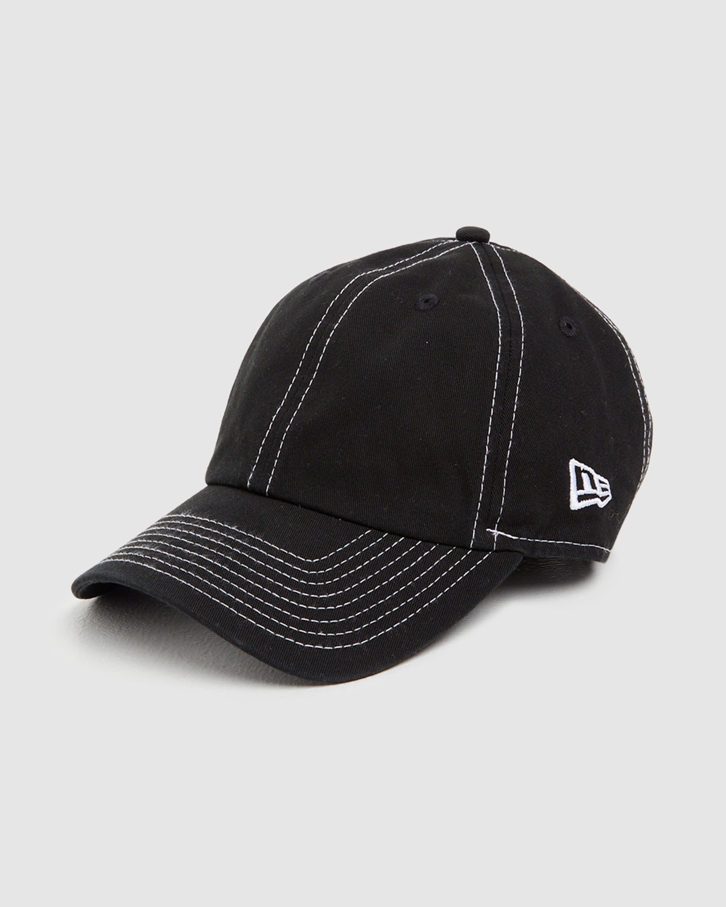 Casual Classic Contrast Cap Black/White