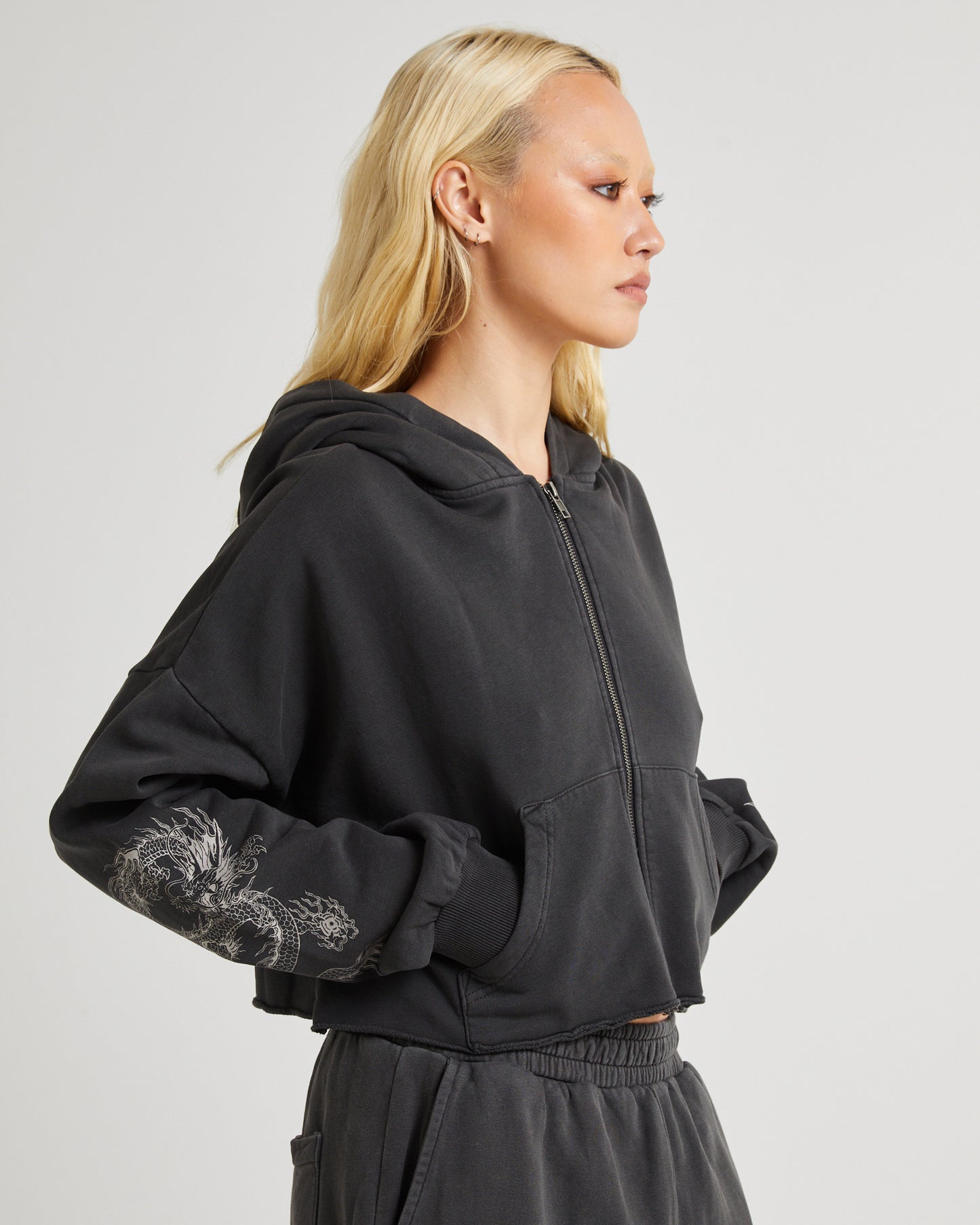 Akio Crop Hoodie