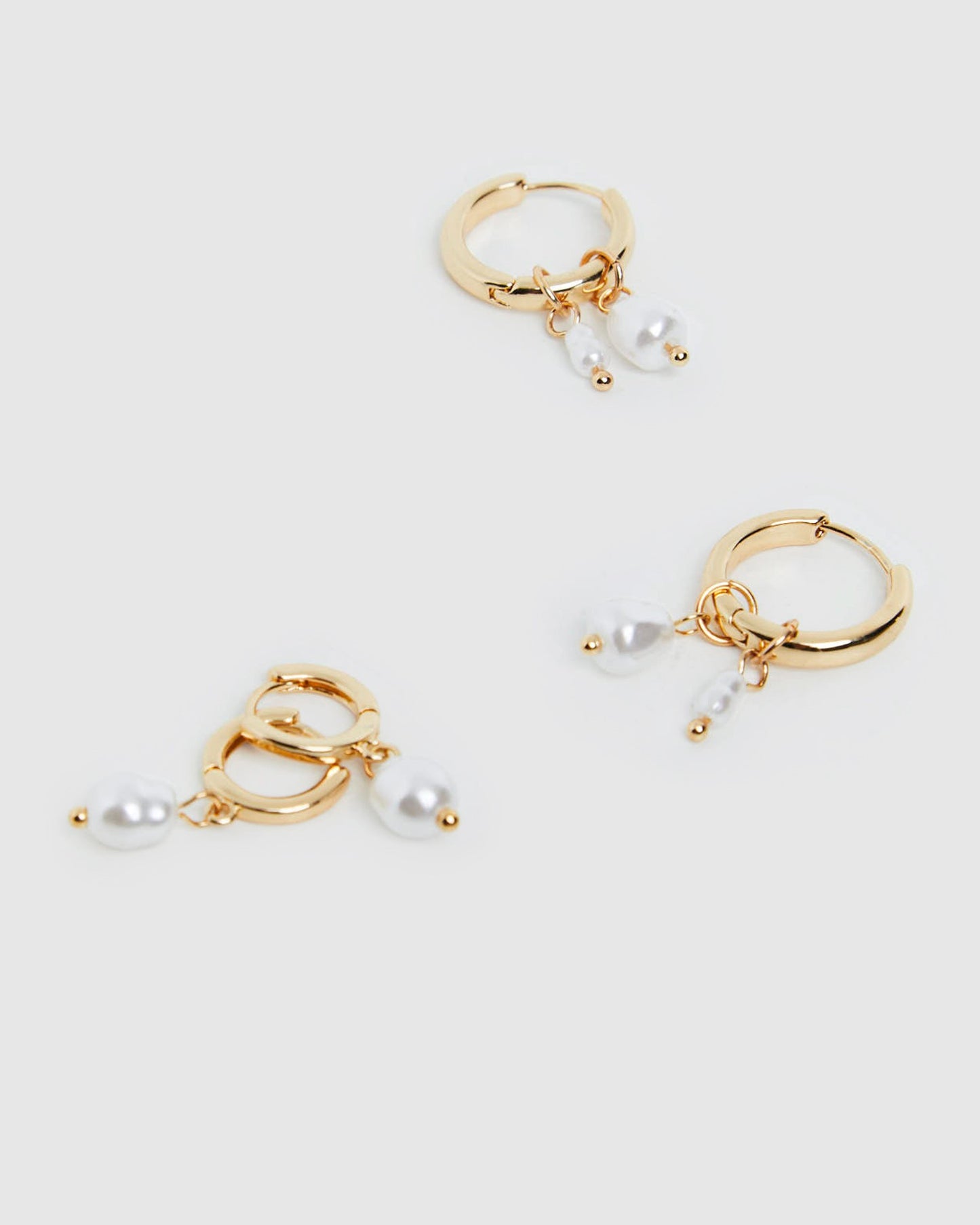 Pearl Hoop Earrgs 2 Pack