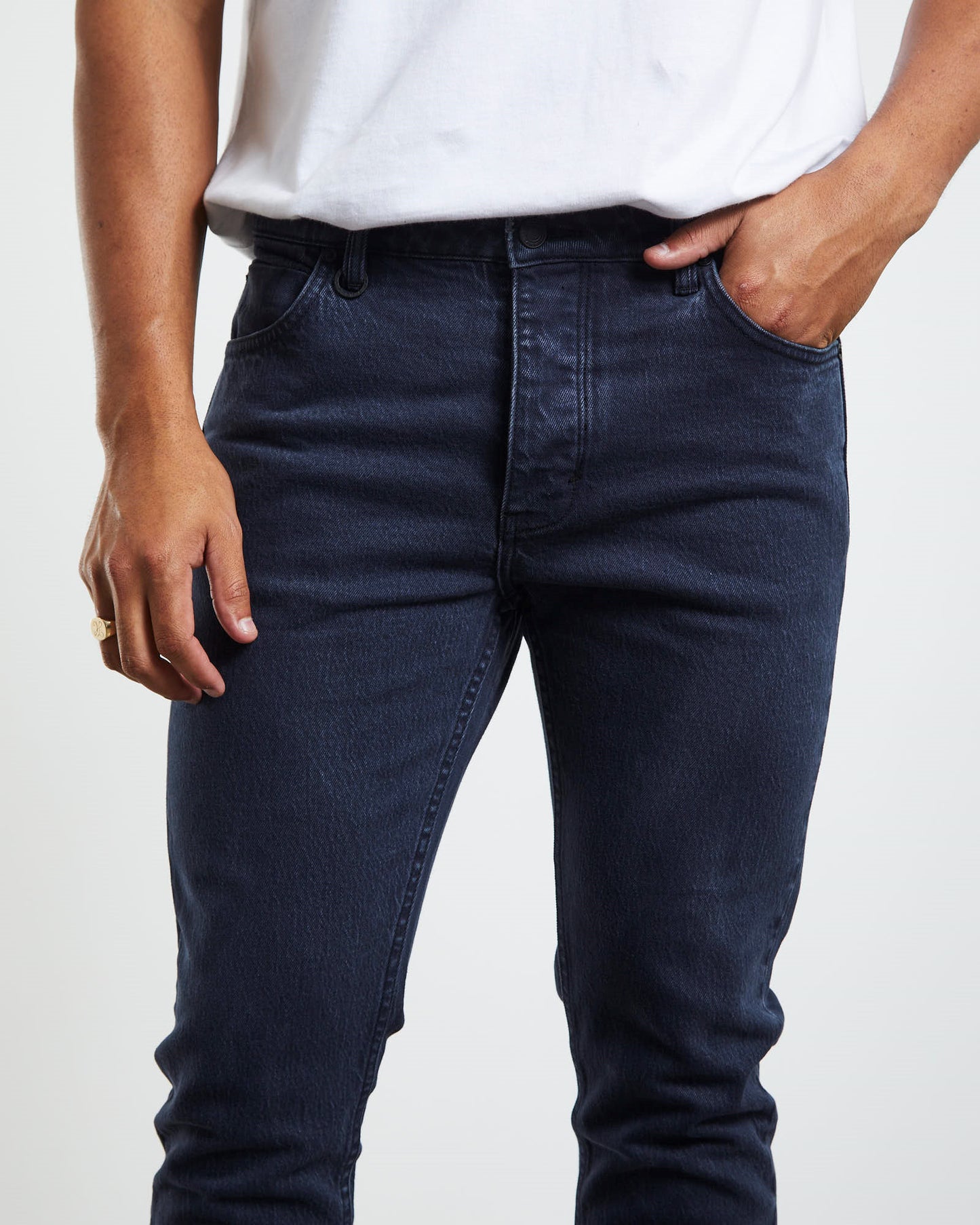 Ray Tapered Slim Denim Jeans Pistol
